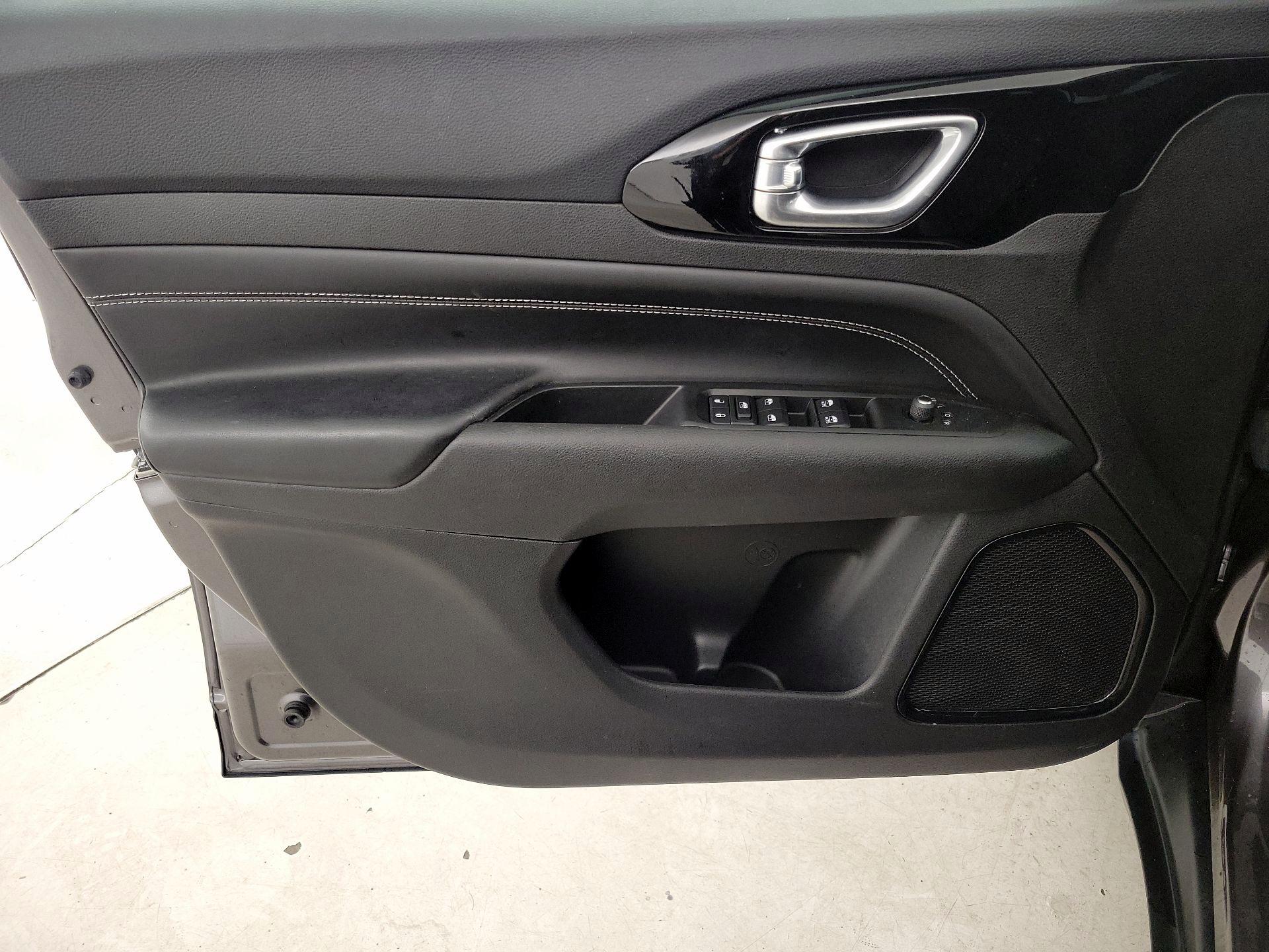 Thumbnail: 2022 Jeep Compass - 12