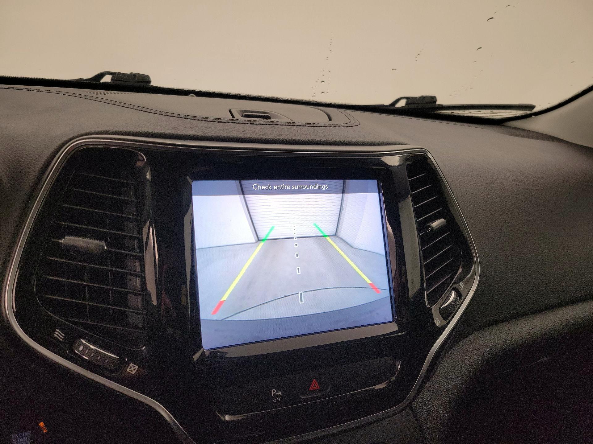 Thumbnail: 2020 Jeep Cherokee - 14