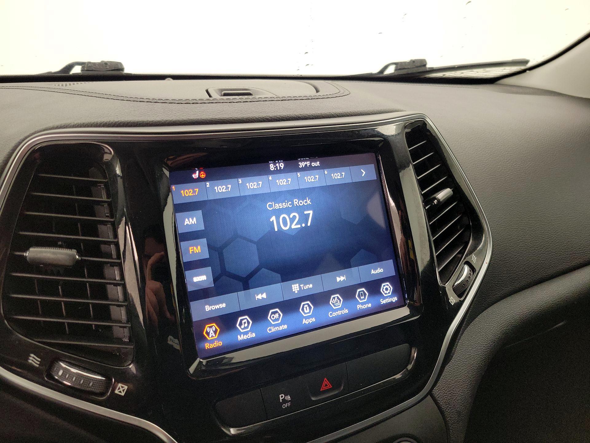 Thumbnail: 2020 Jeep Cherokee - 15