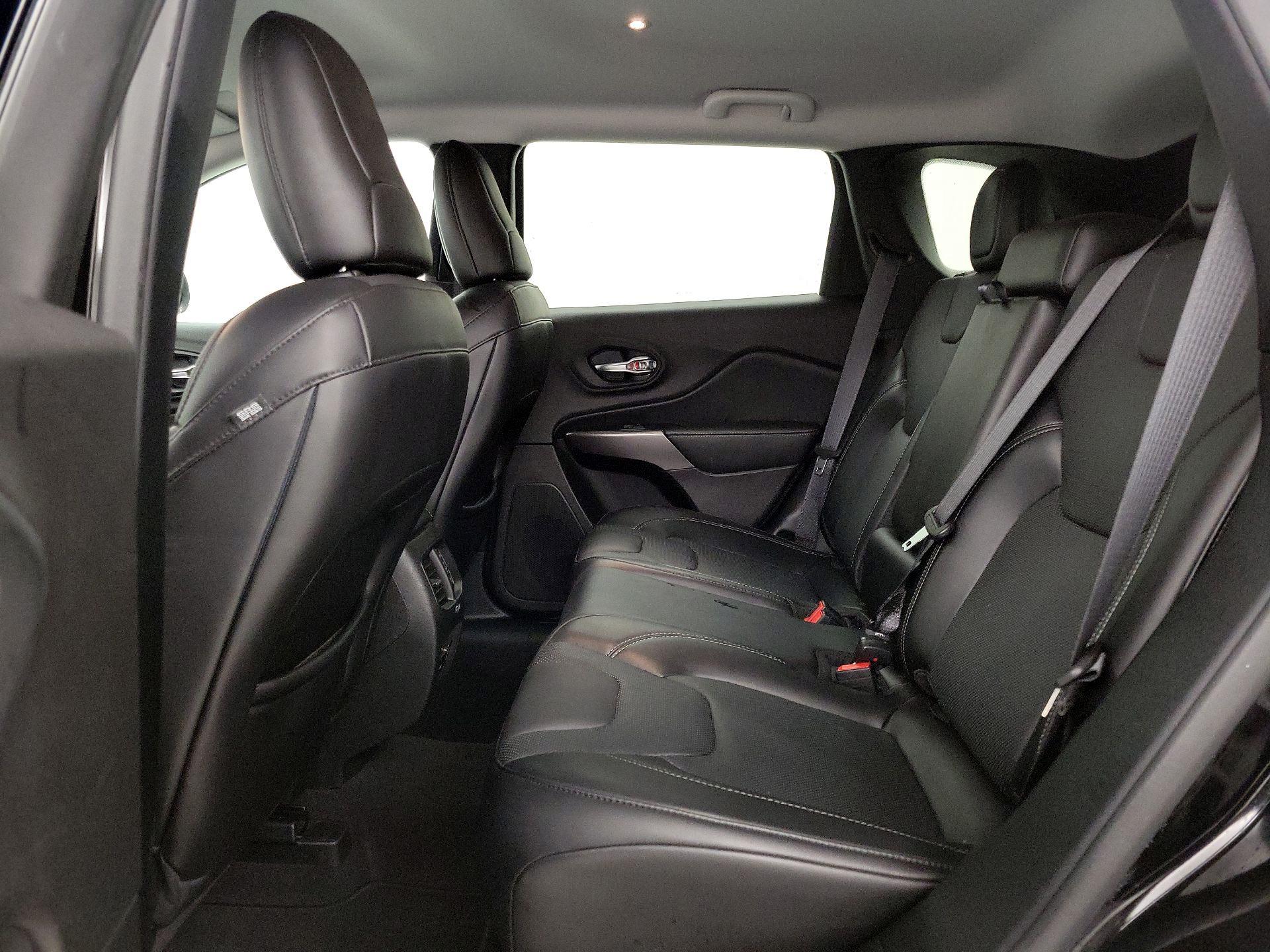 Thumbnail: 2020 Jeep Cherokee - 19