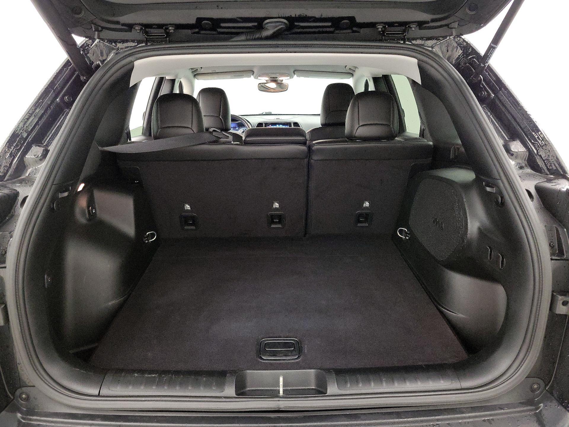 Thumbnail: 2020 Jeep Cherokee - 20