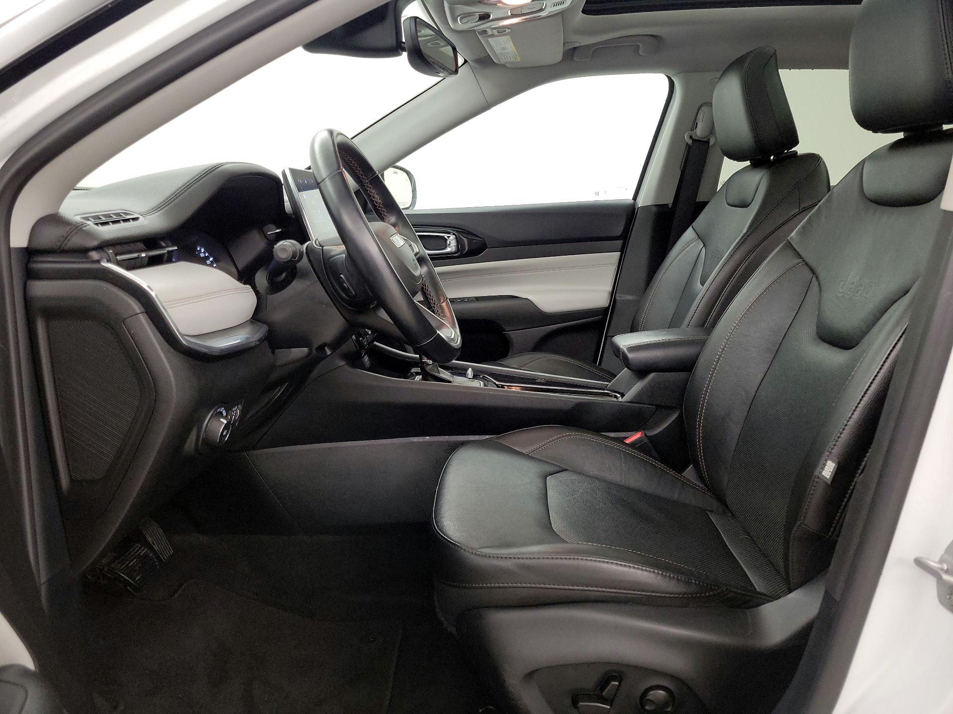 Thumbnail: 2022 Jeep Compass - 11