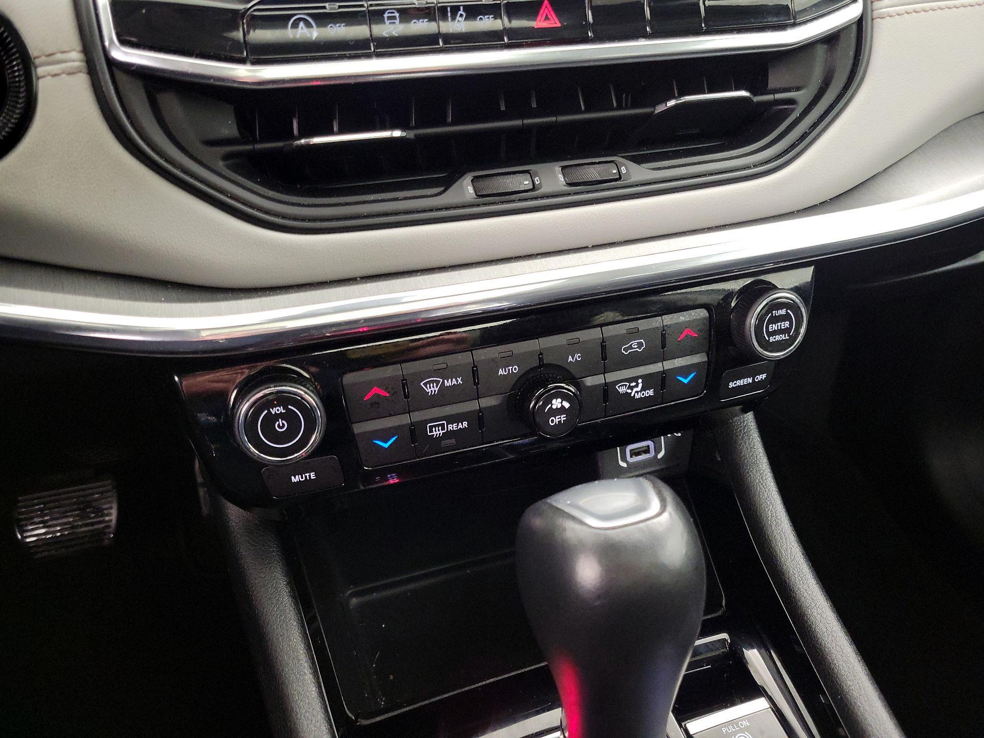 Thumbnail: 2022 Jeep Compass - 16