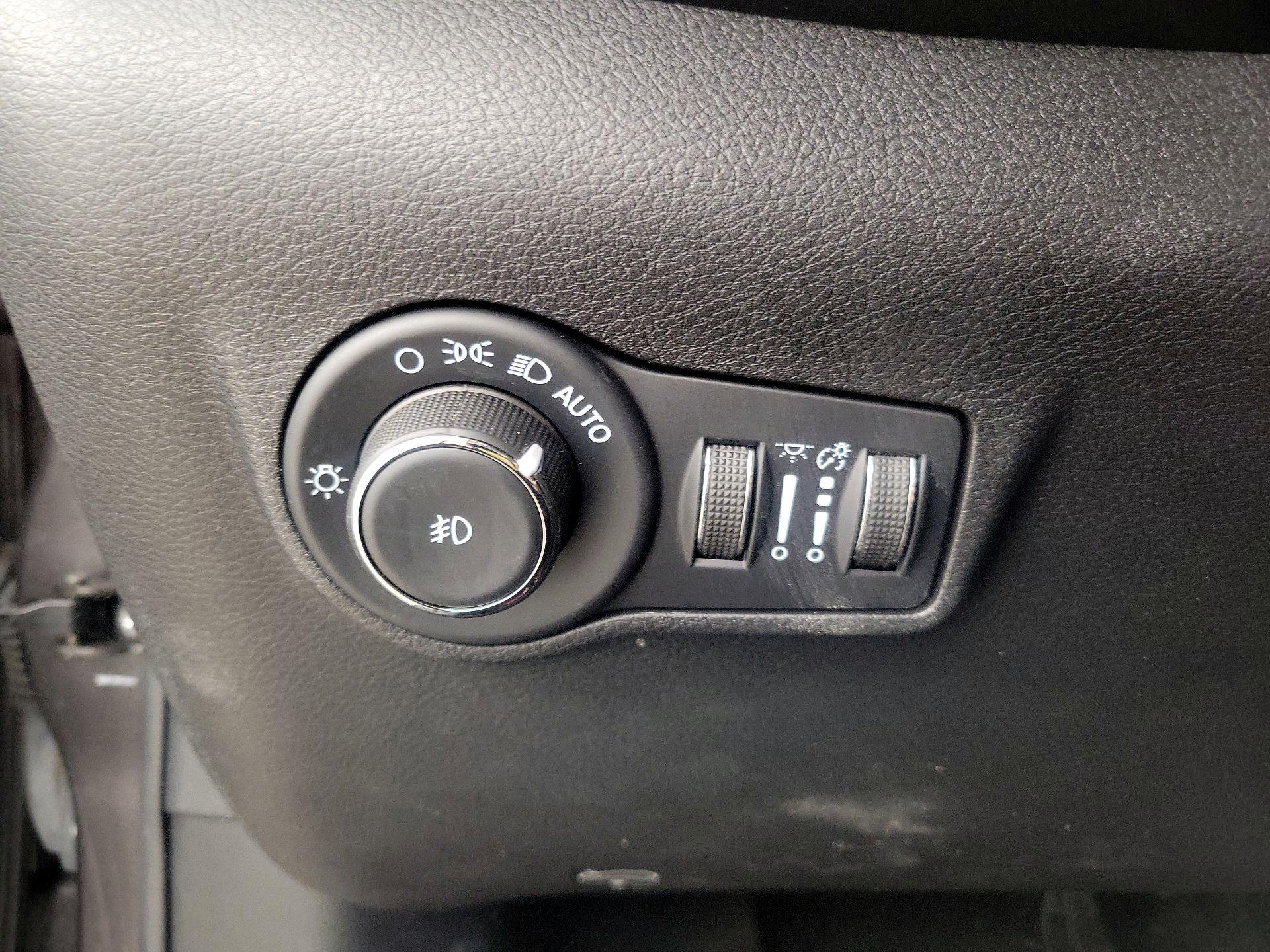 Thumbnail: 2022 Jeep Compass - 13