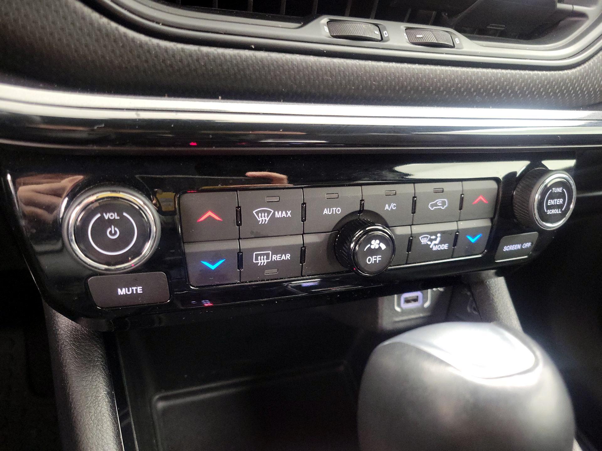 Thumbnail: 2022 Jeep Compass - 16