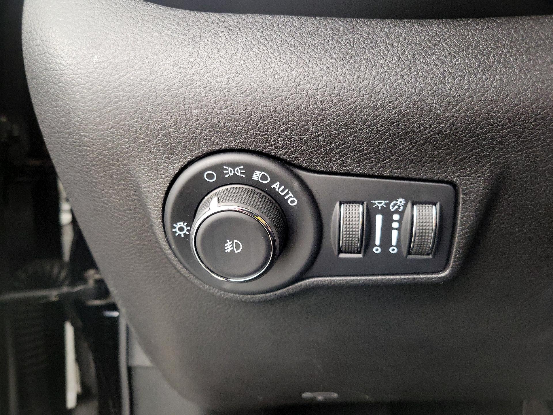 Thumbnail: 2022 Jeep Compass - 13