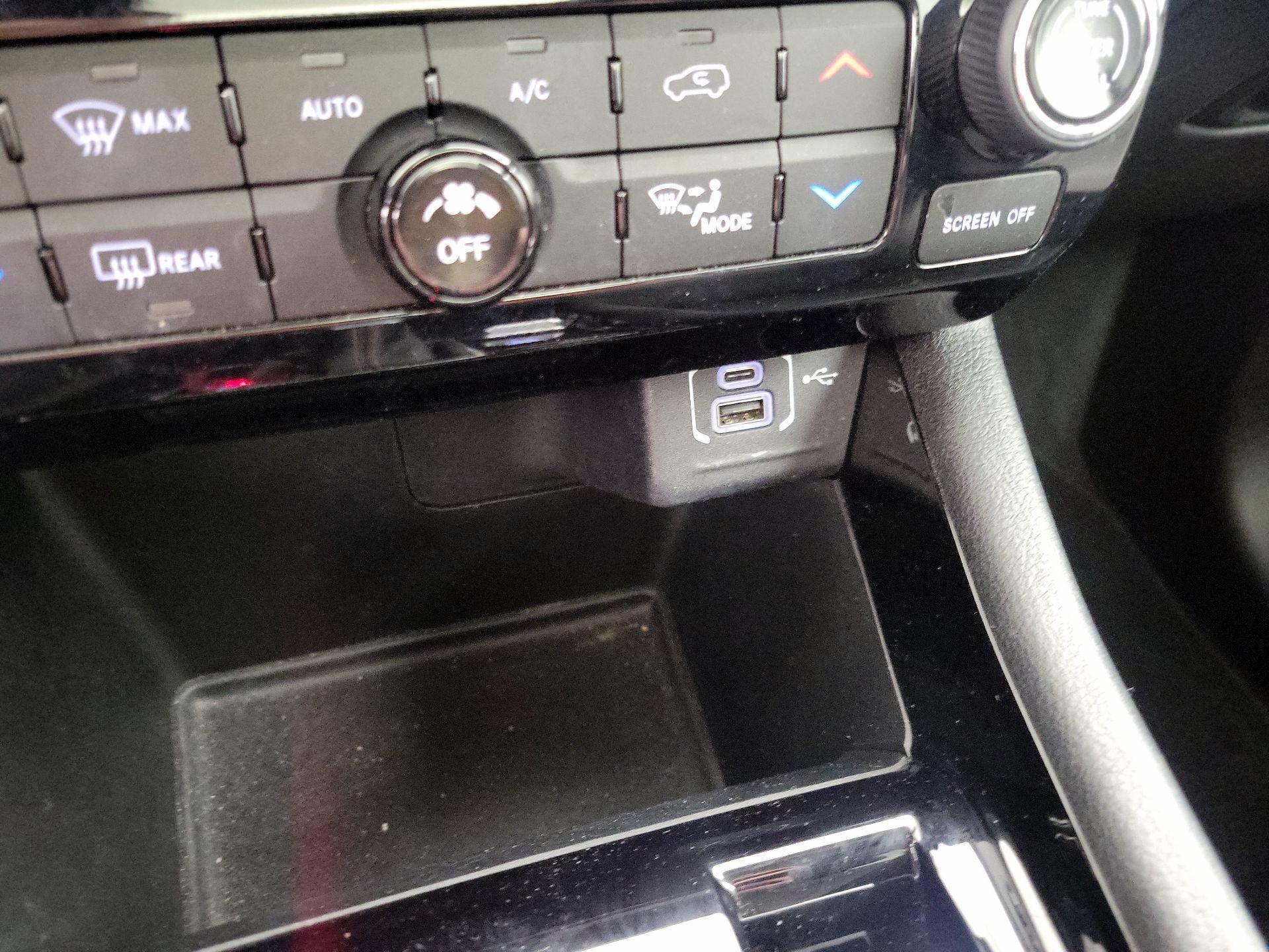 Thumbnail: 2022 Jeep Compass - 18