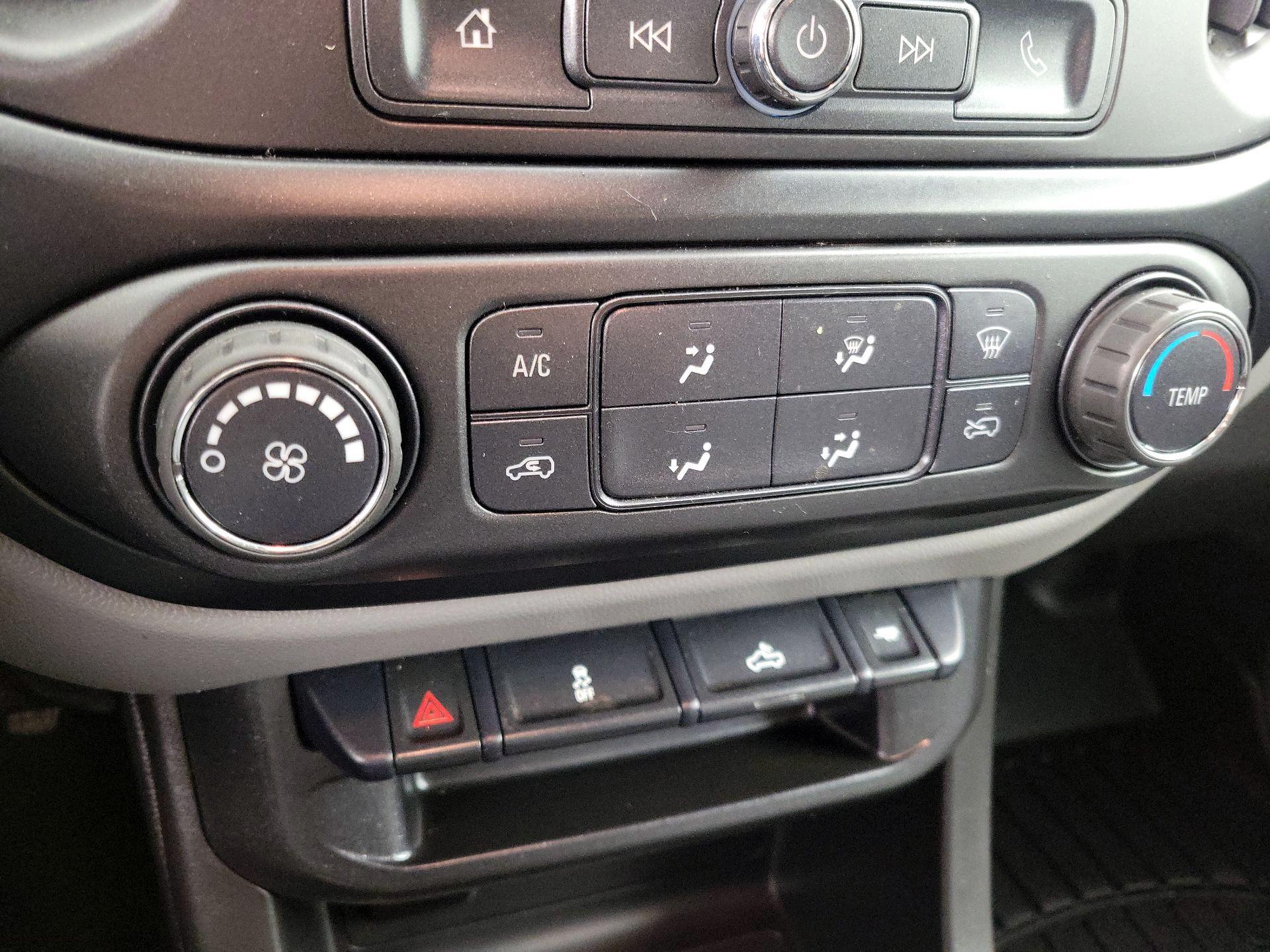 Thumbnail: 2021 Chevrolet Colorado - 16