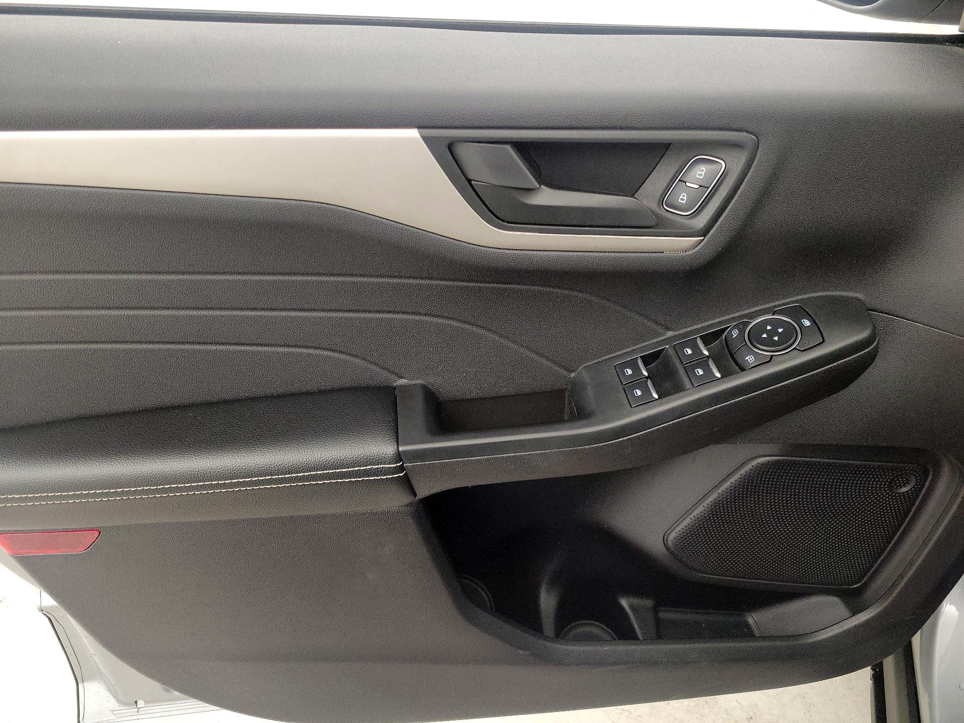 Thumbnail: 2022 Ford Escape - 12