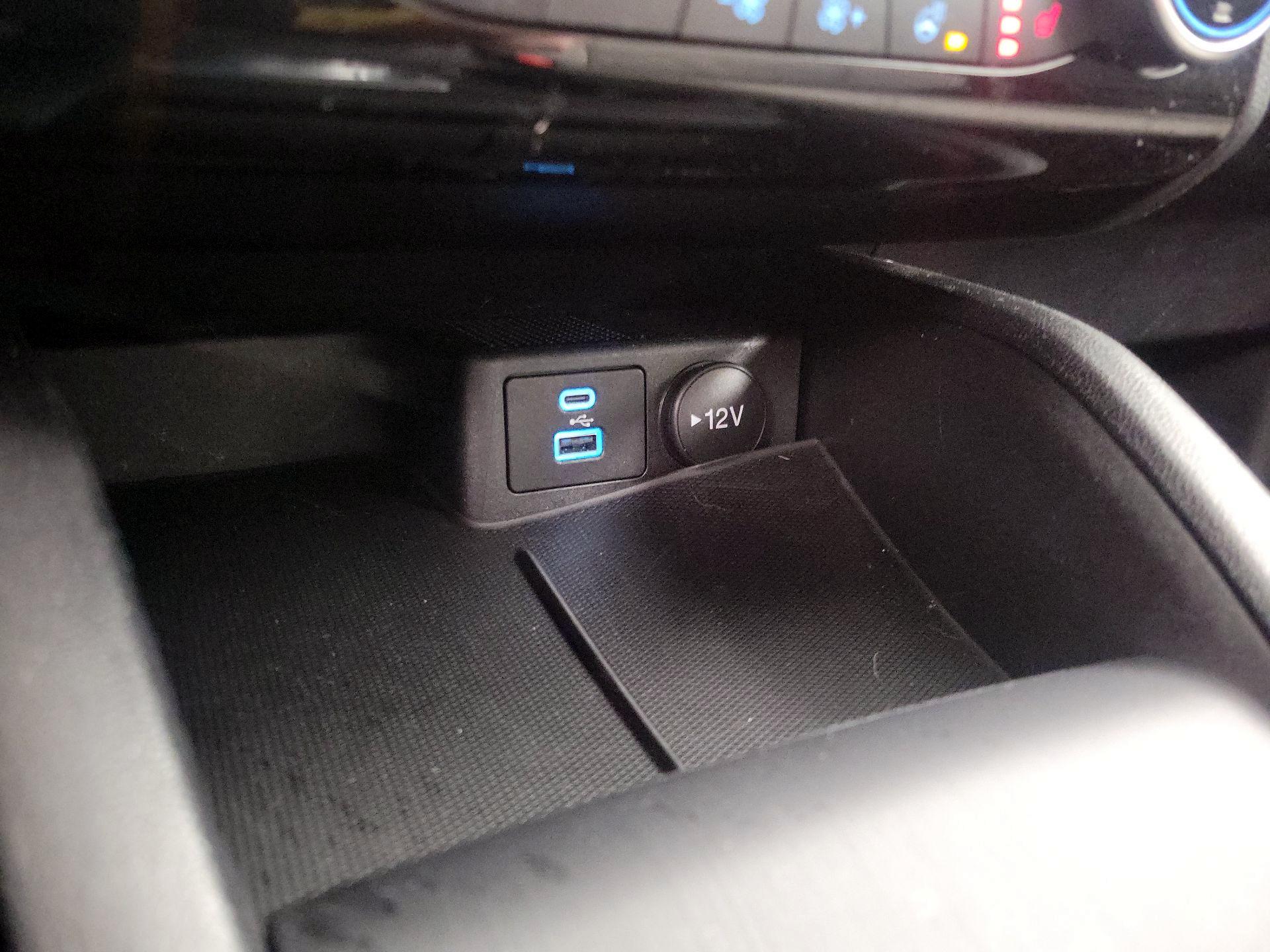 Thumbnail: 2022 Ford Escape - 18