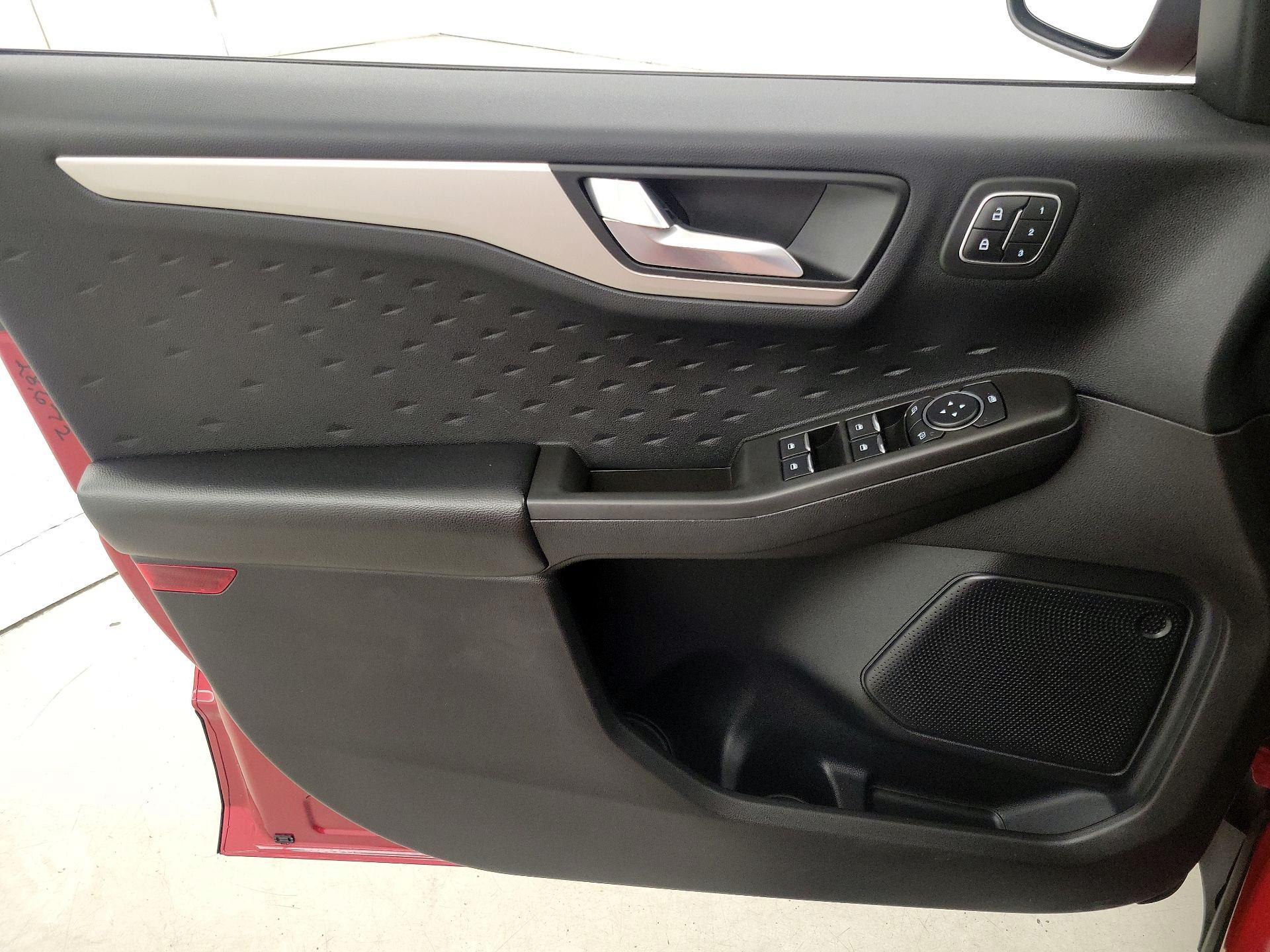 Thumbnail: 2020 Ford Escape - 12