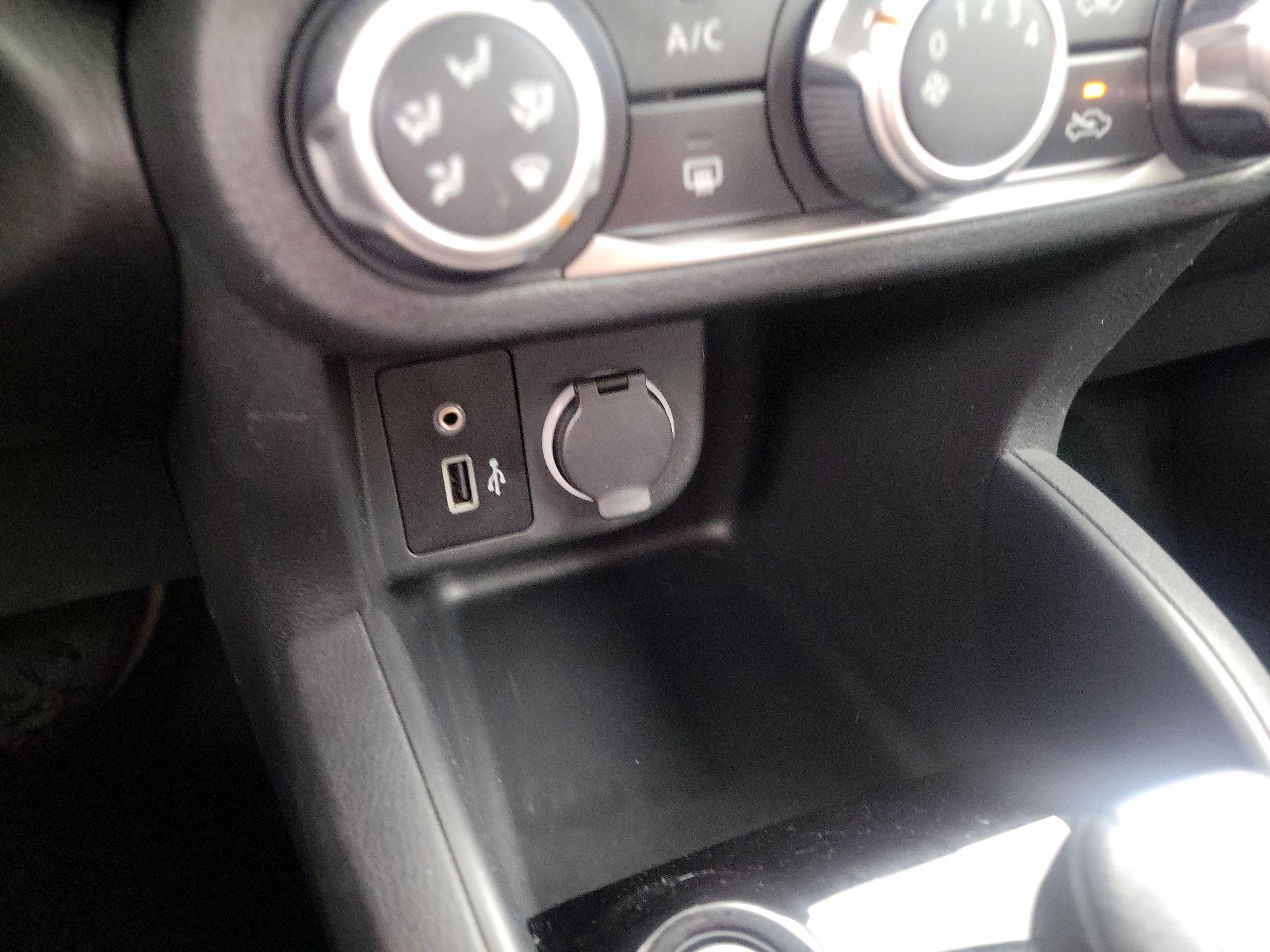 Thumbnail: 2021 Nissan Kicks - 18