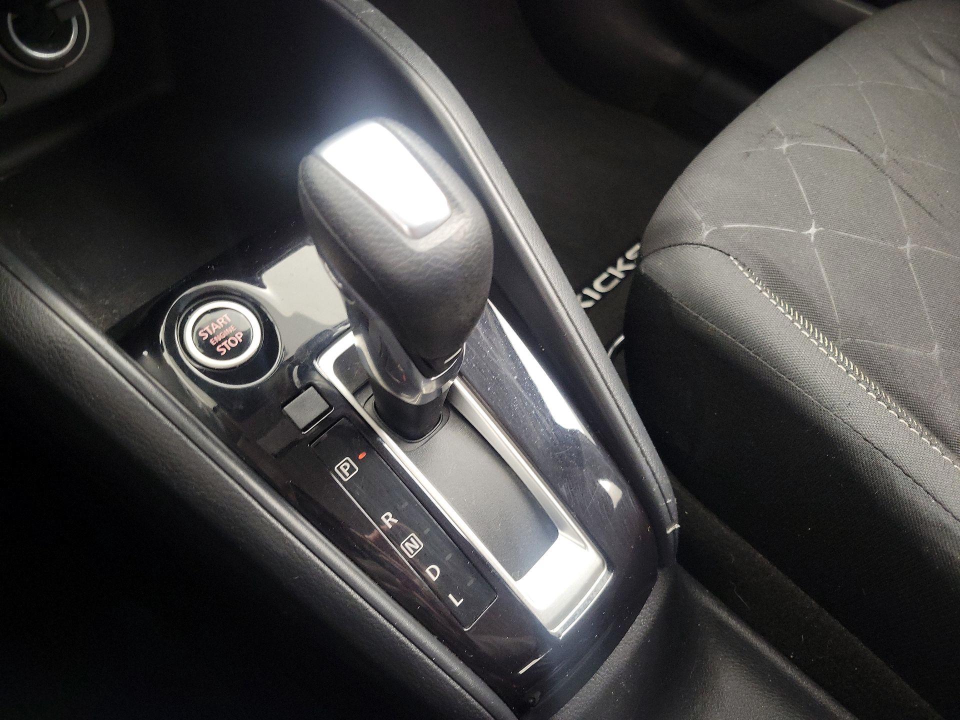 Thumbnail: 2020 Nissan Kicks - 17