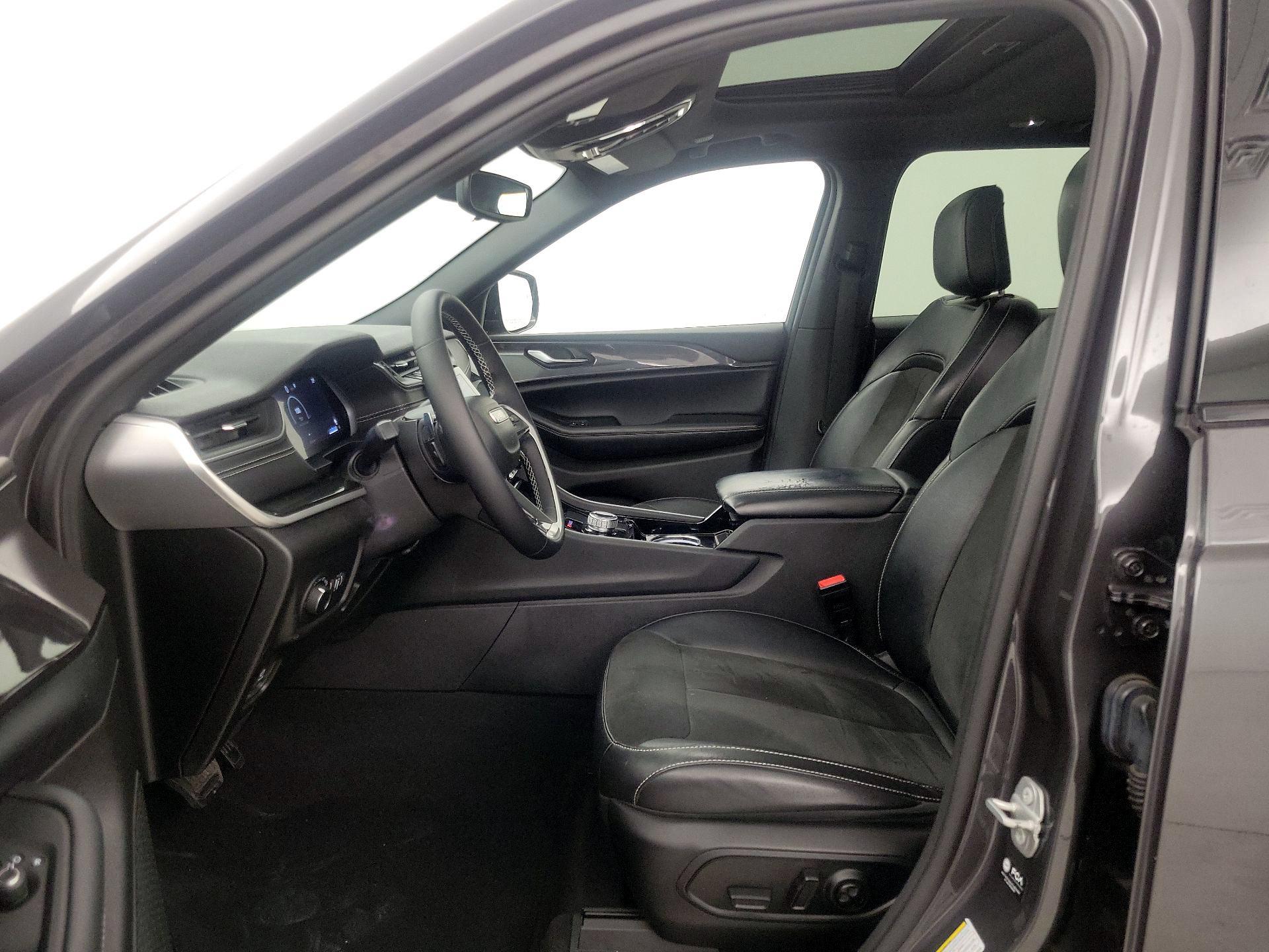 Thumbnail: 2022 Jeep Grand Cherokee - 11