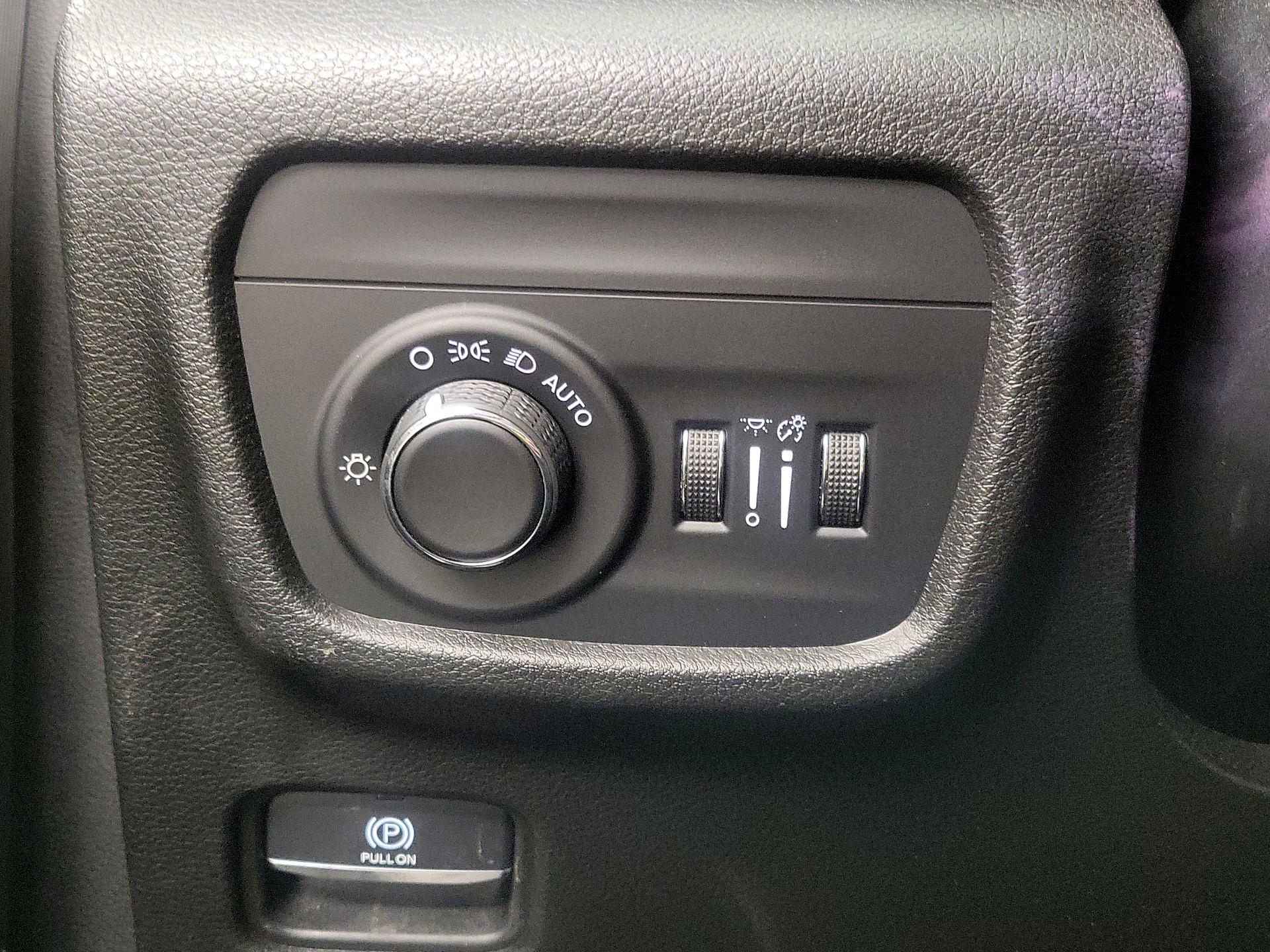 Thumbnail: 2022 Jeep Grand Cherokee - 13