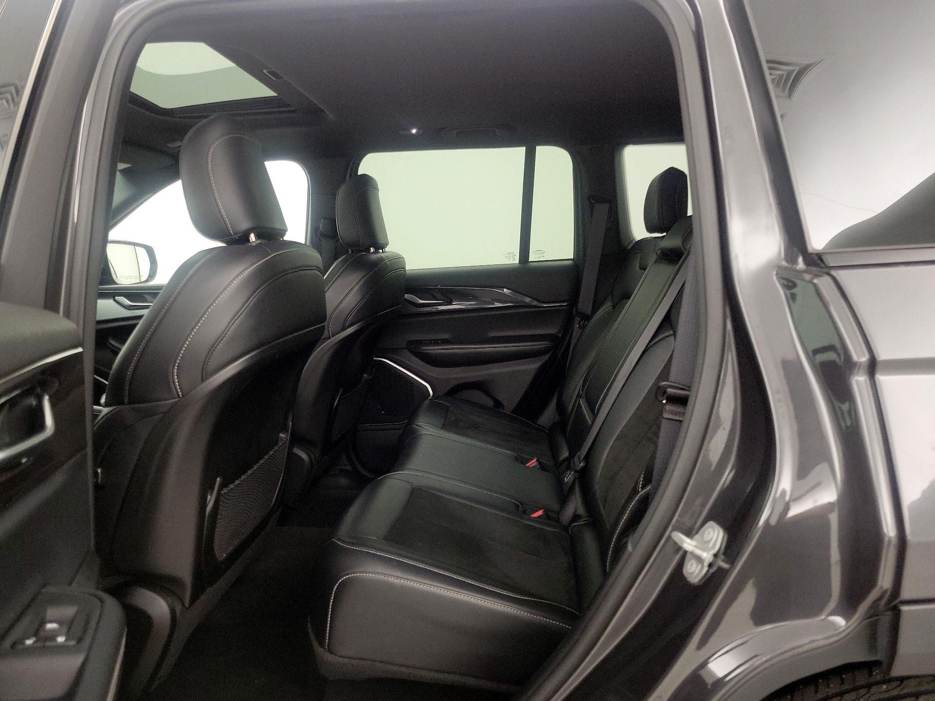 Thumbnail: 2022 Jeep Grand Cherokee - 20