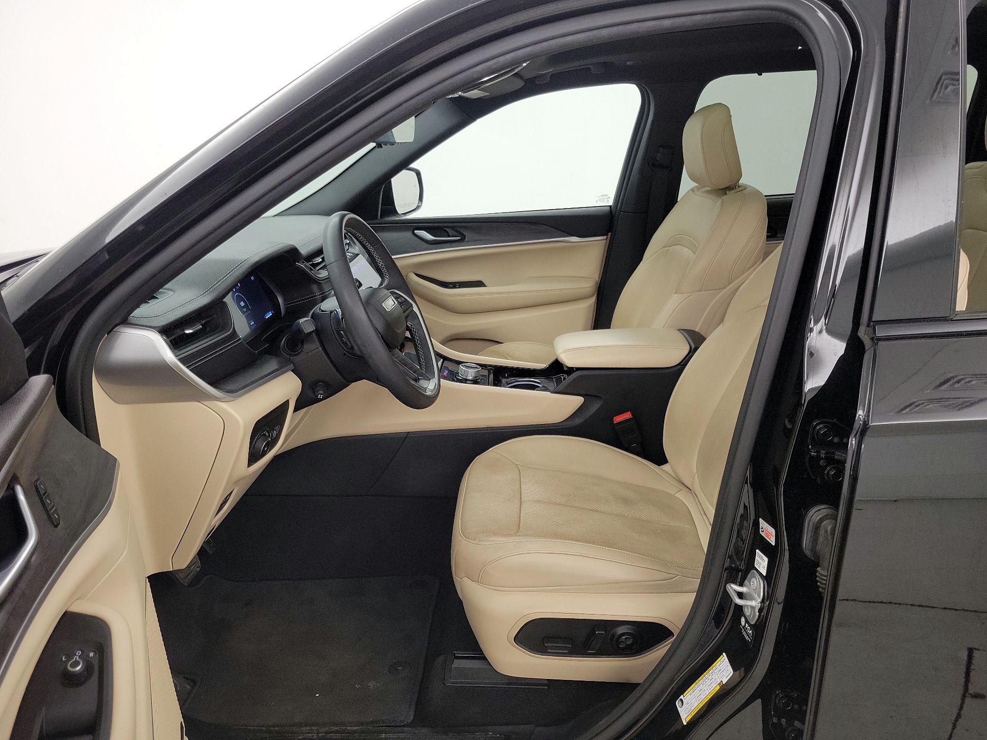 Thumbnail: 2023 Jeep Grand Cherokee L - 11