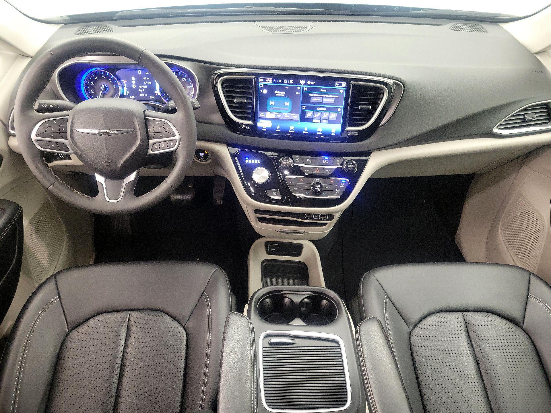 Thumbnail: 2024 Chrysler Pacifica - 9