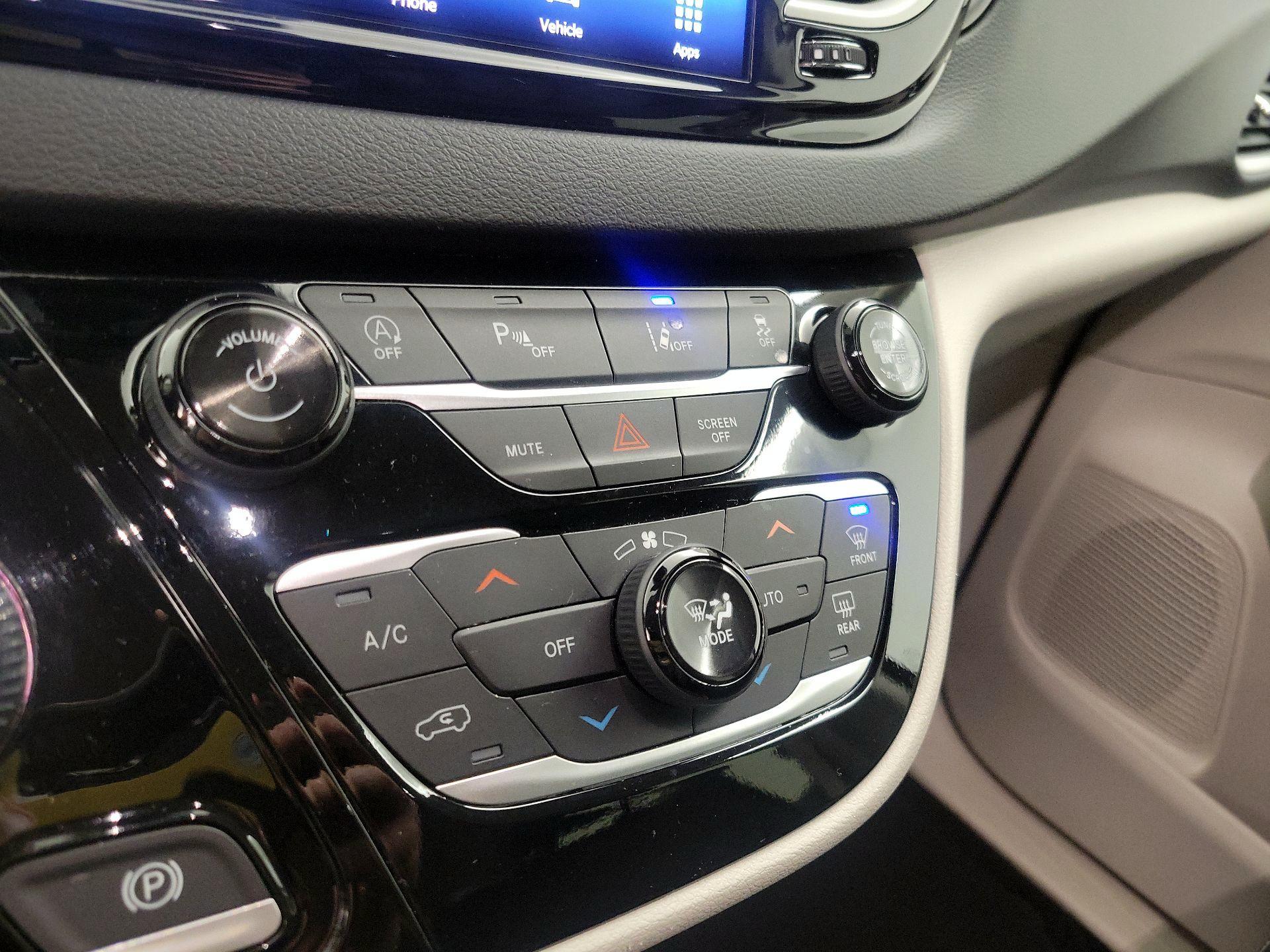 Thumbnail: 2024 Chrysler Pacifica - 16