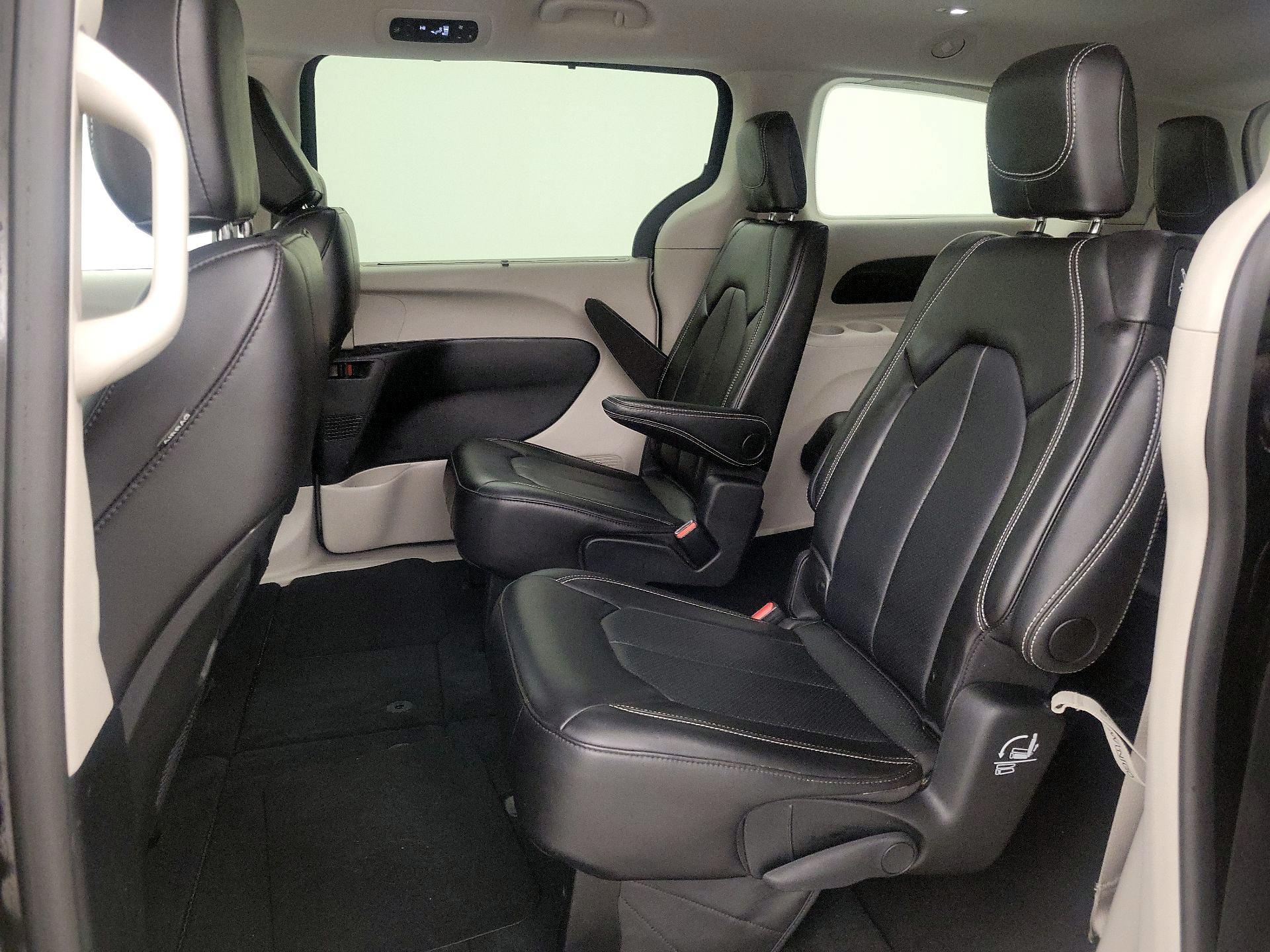 Thumbnail: 2024 Chrysler Pacifica - 19