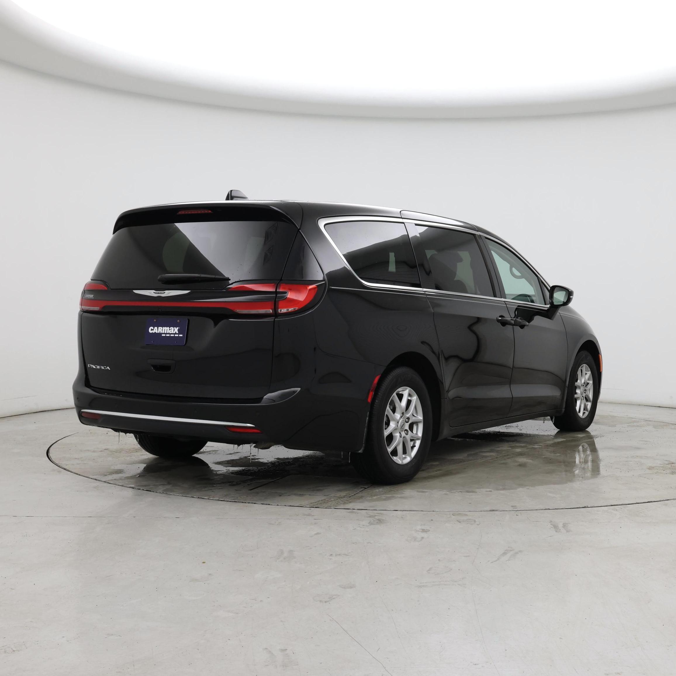 Thumbnail: 2024 Chrysler Pacifica - 8