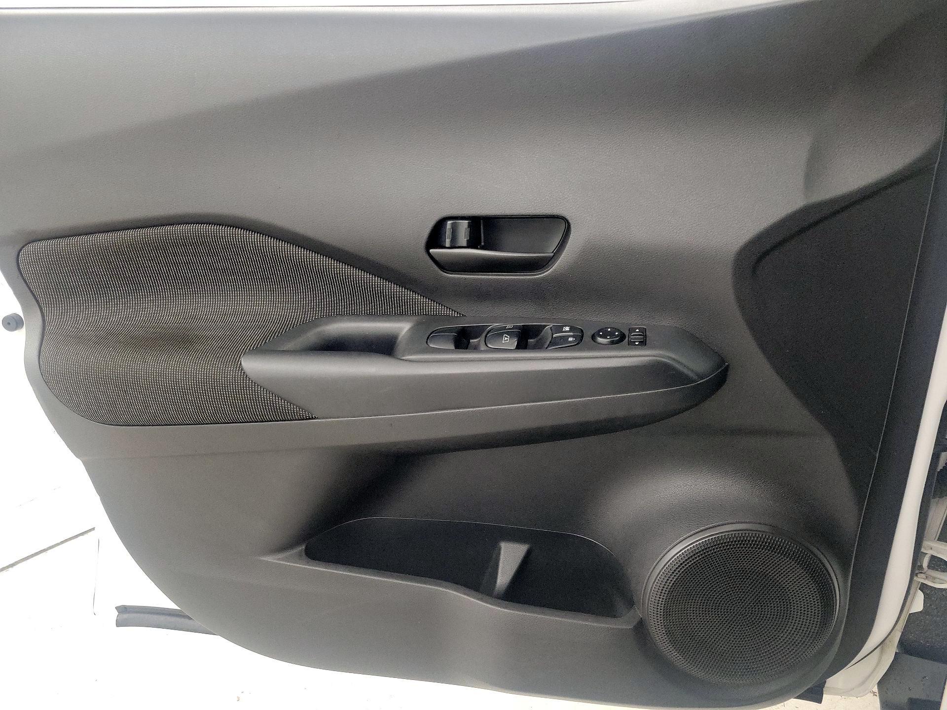 Thumbnail: 2020 Nissan Kicks - 12