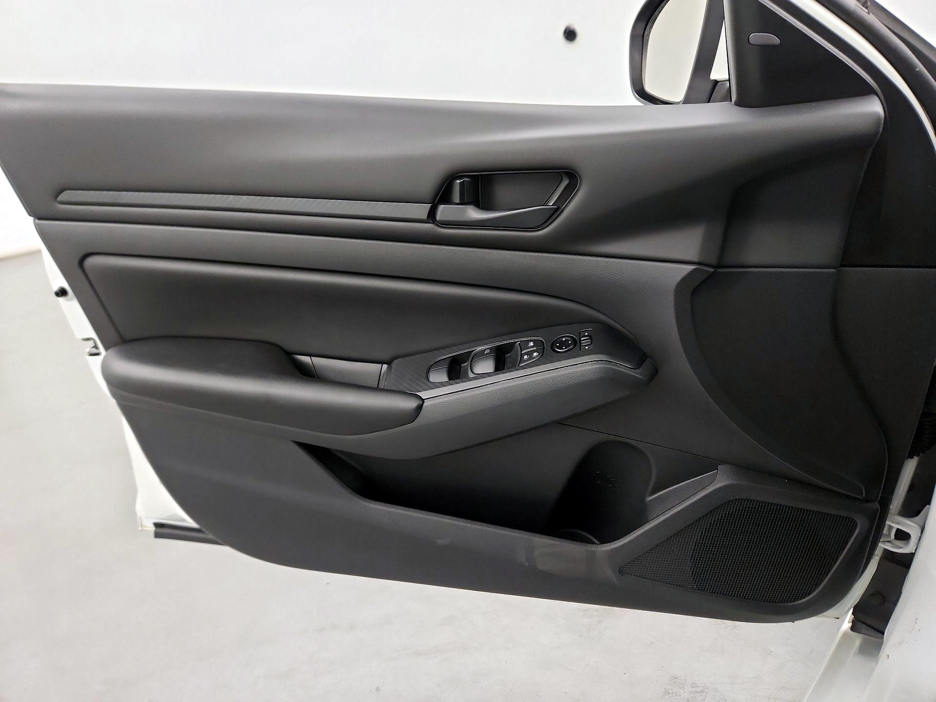 Thumbnail: 2023 Nissan Altima - 10