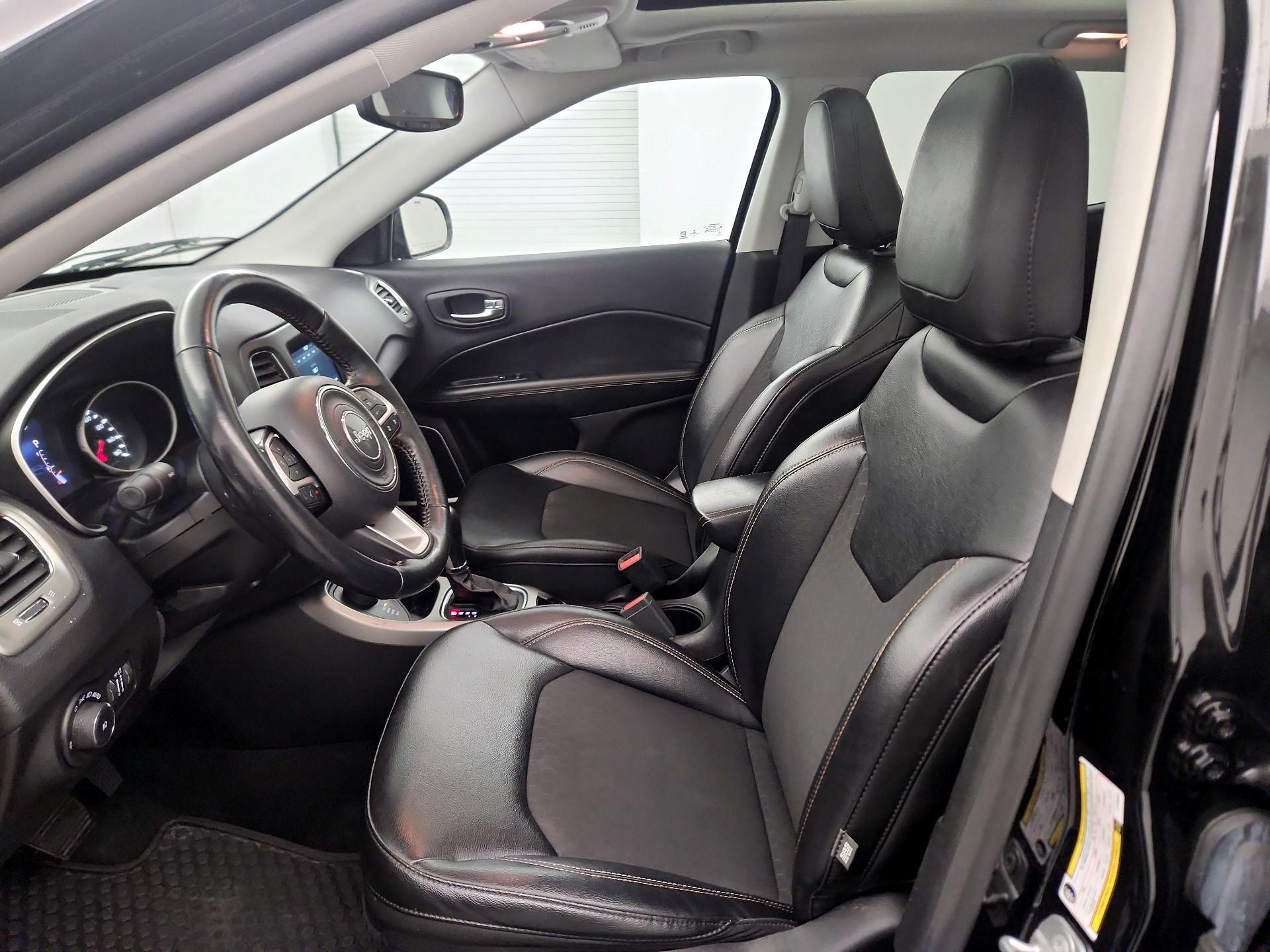 Thumbnail: 2020 Jeep Compass - 9