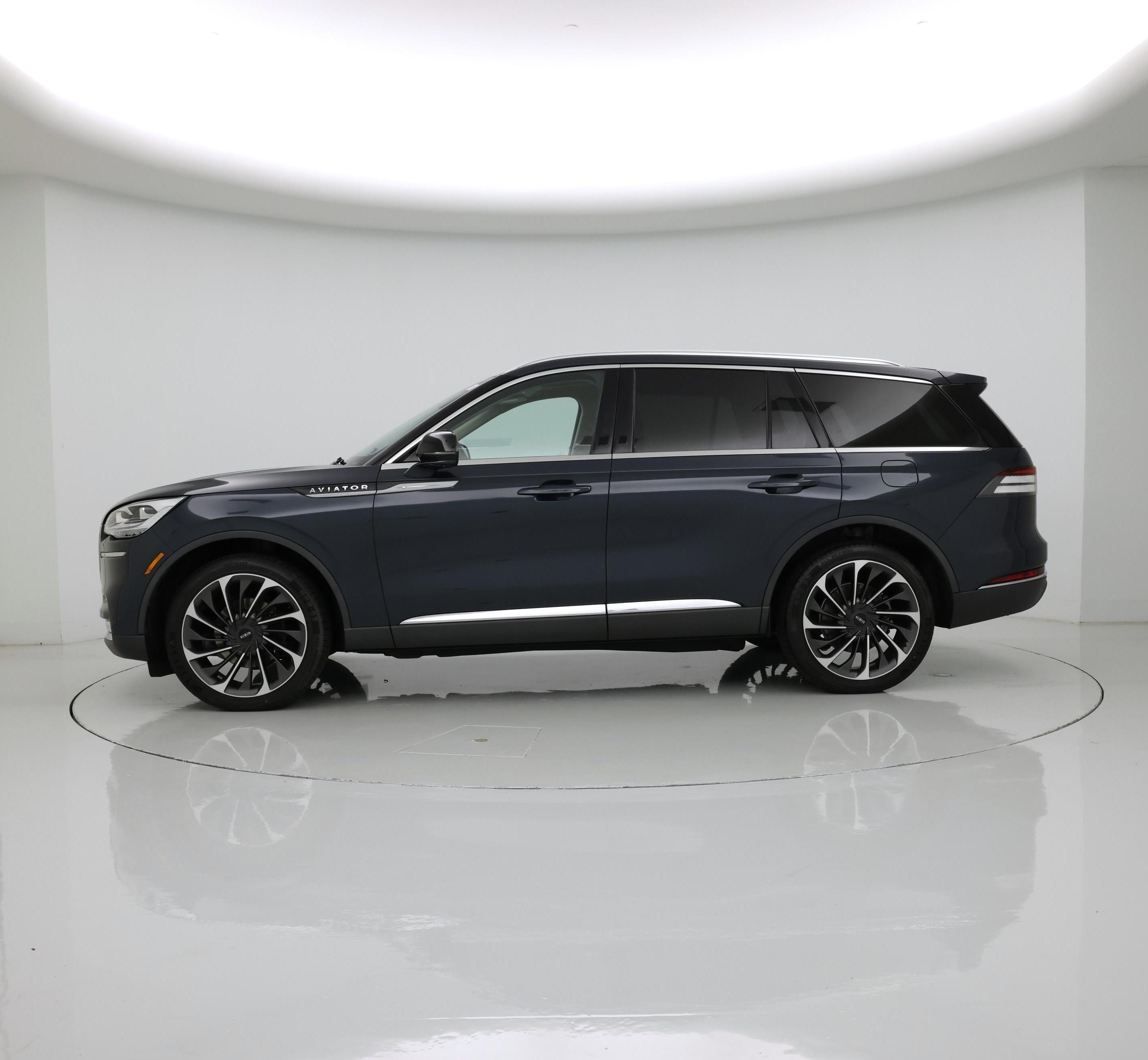 Thumbnail: 2021 Lincoln Aviator - 3