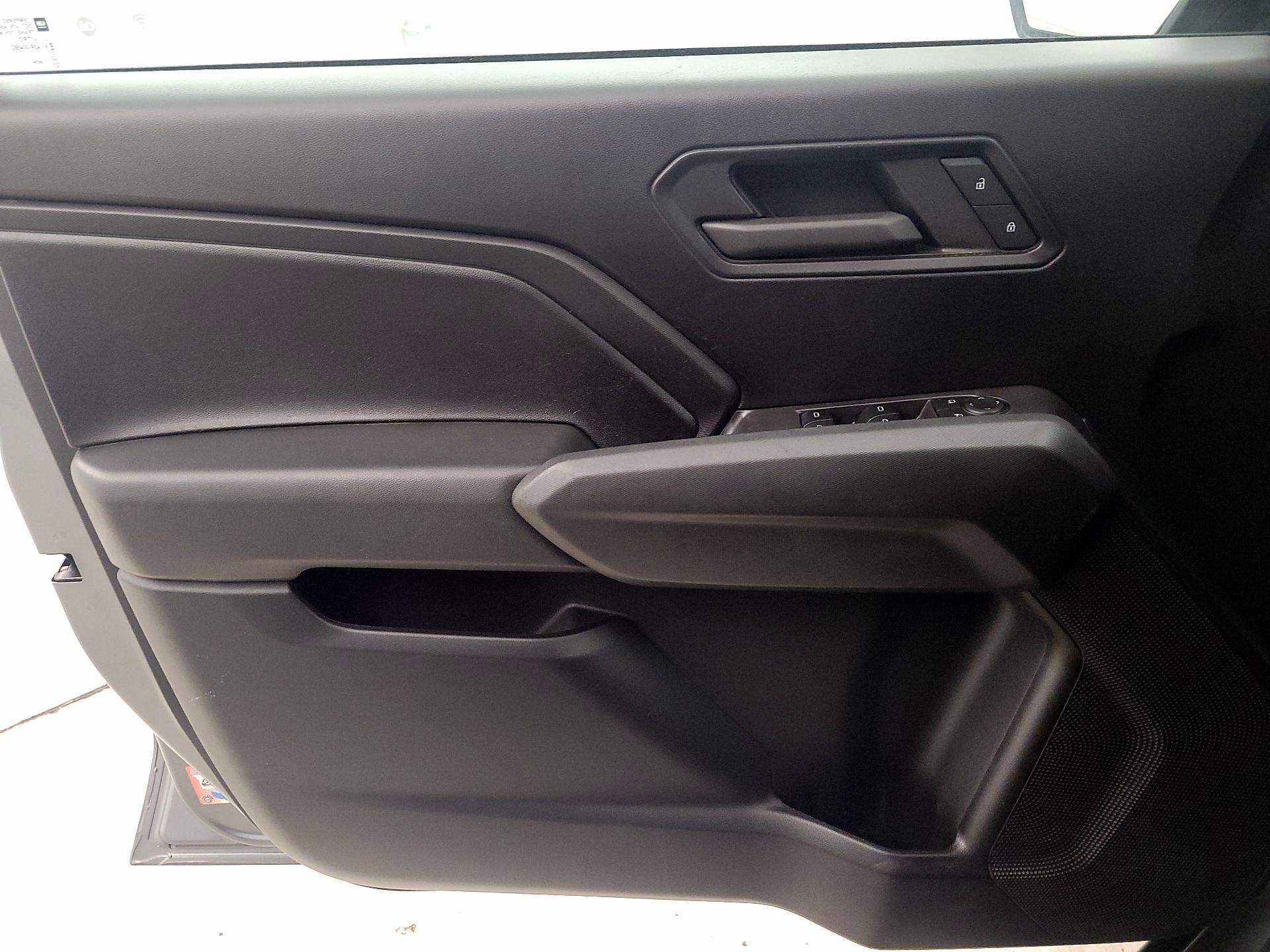 Thumbnail: 2023 Chevrolet Colorado - 12