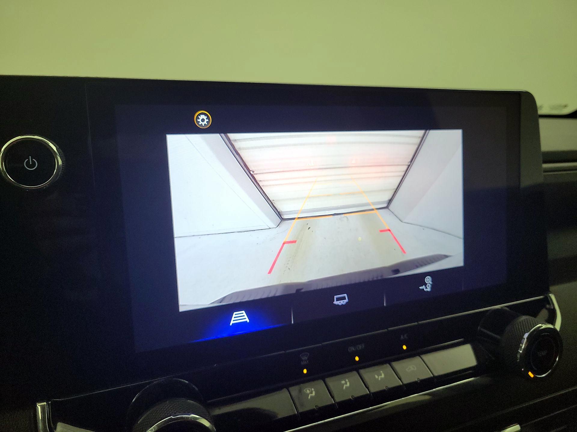 Thumbnail: 2023 Chevrolet Colorado - 14