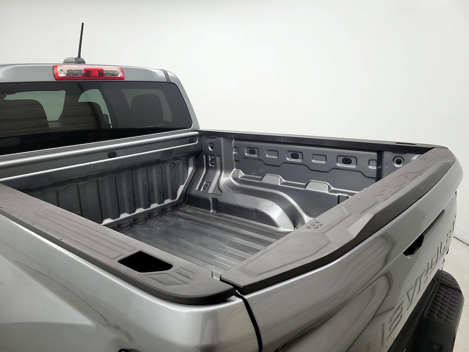 Thumbnail: 2023 Chevrolet Colorado - 20