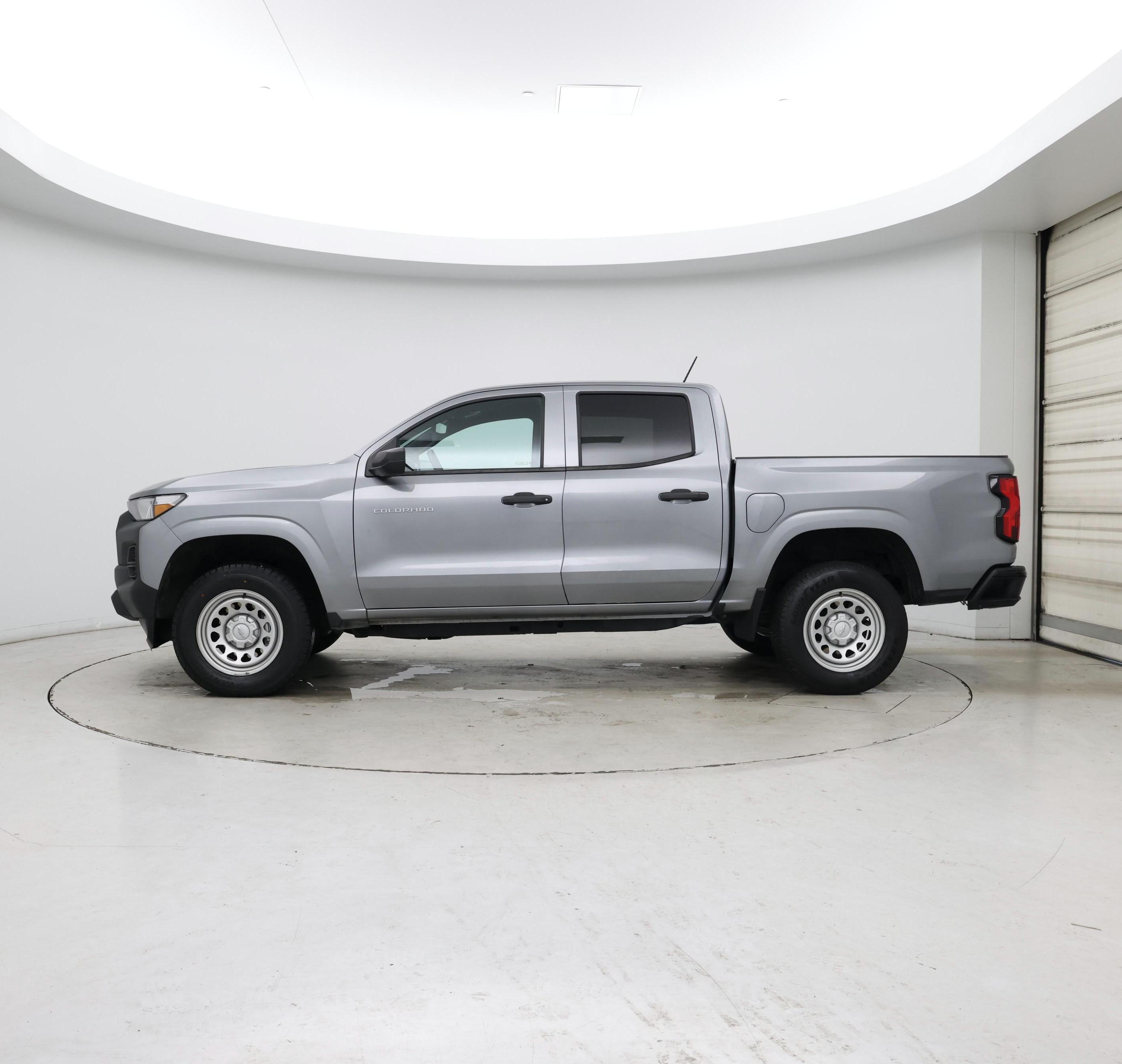 Thumbnail: 2023 Chevrolet Colorado - 3