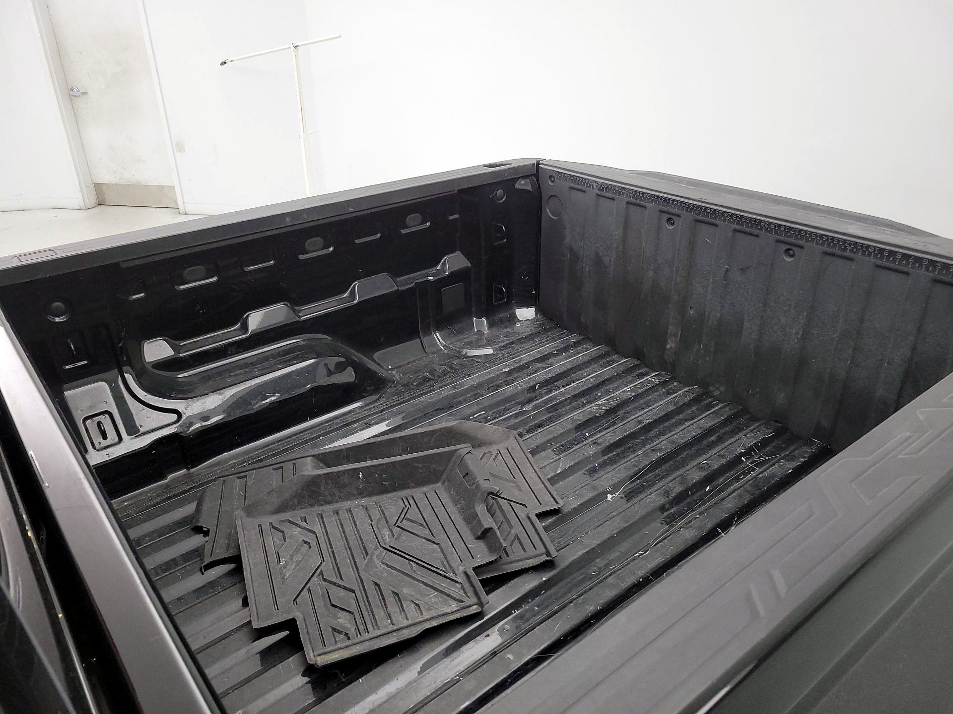 Thumbnail: 2023 Chevrolet Colorado - 20