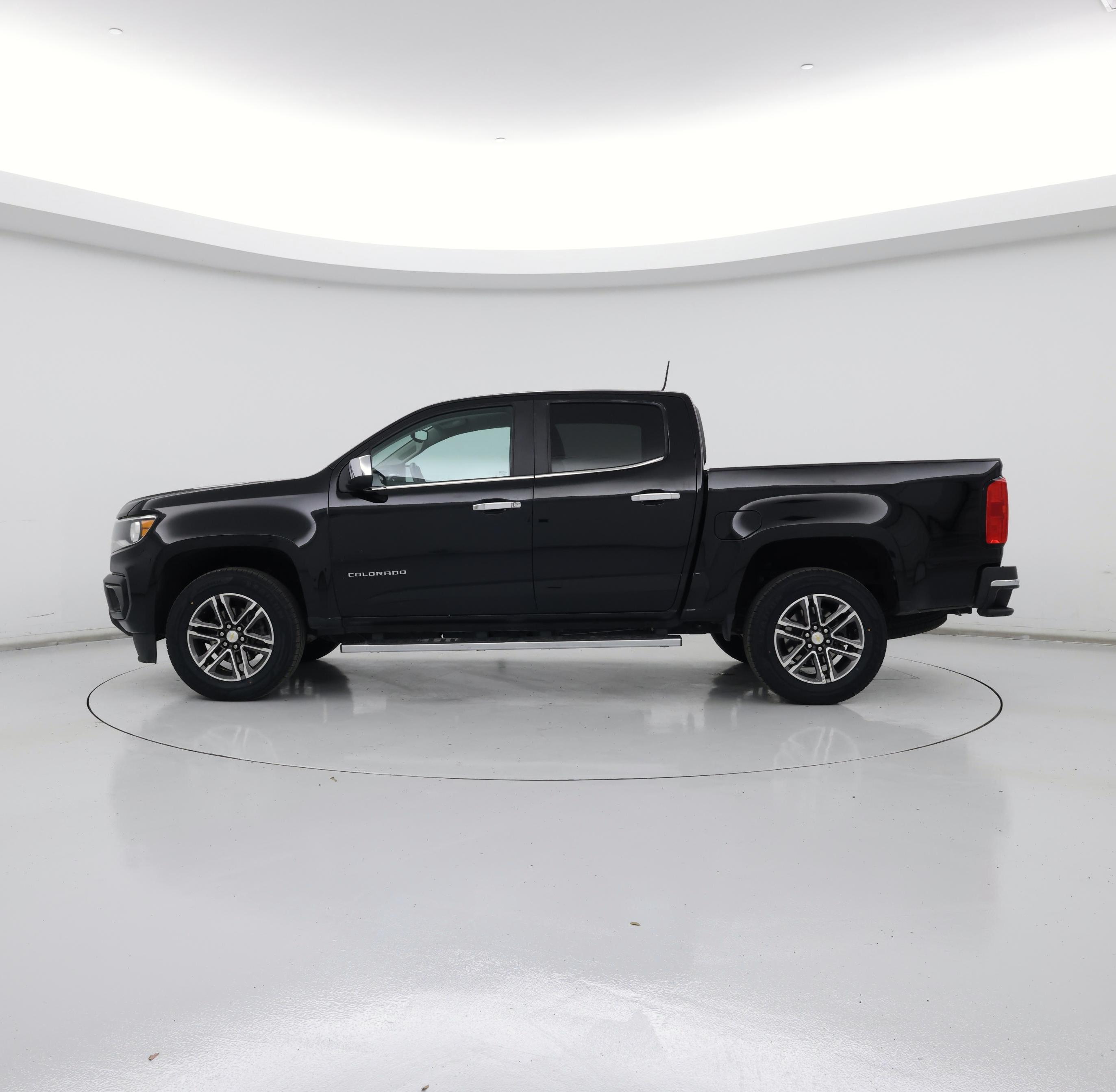 Thumbnail: 2021 Chevrolet Colorado - 3