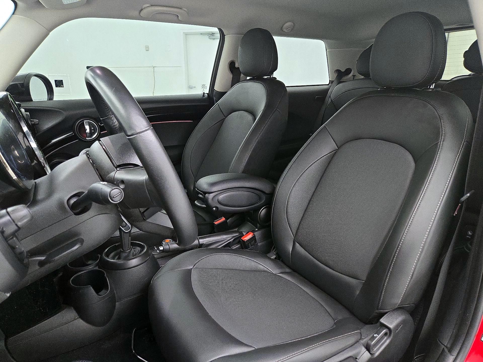 Thumbnail: 2022 MINI Cooper Hardtop - 11