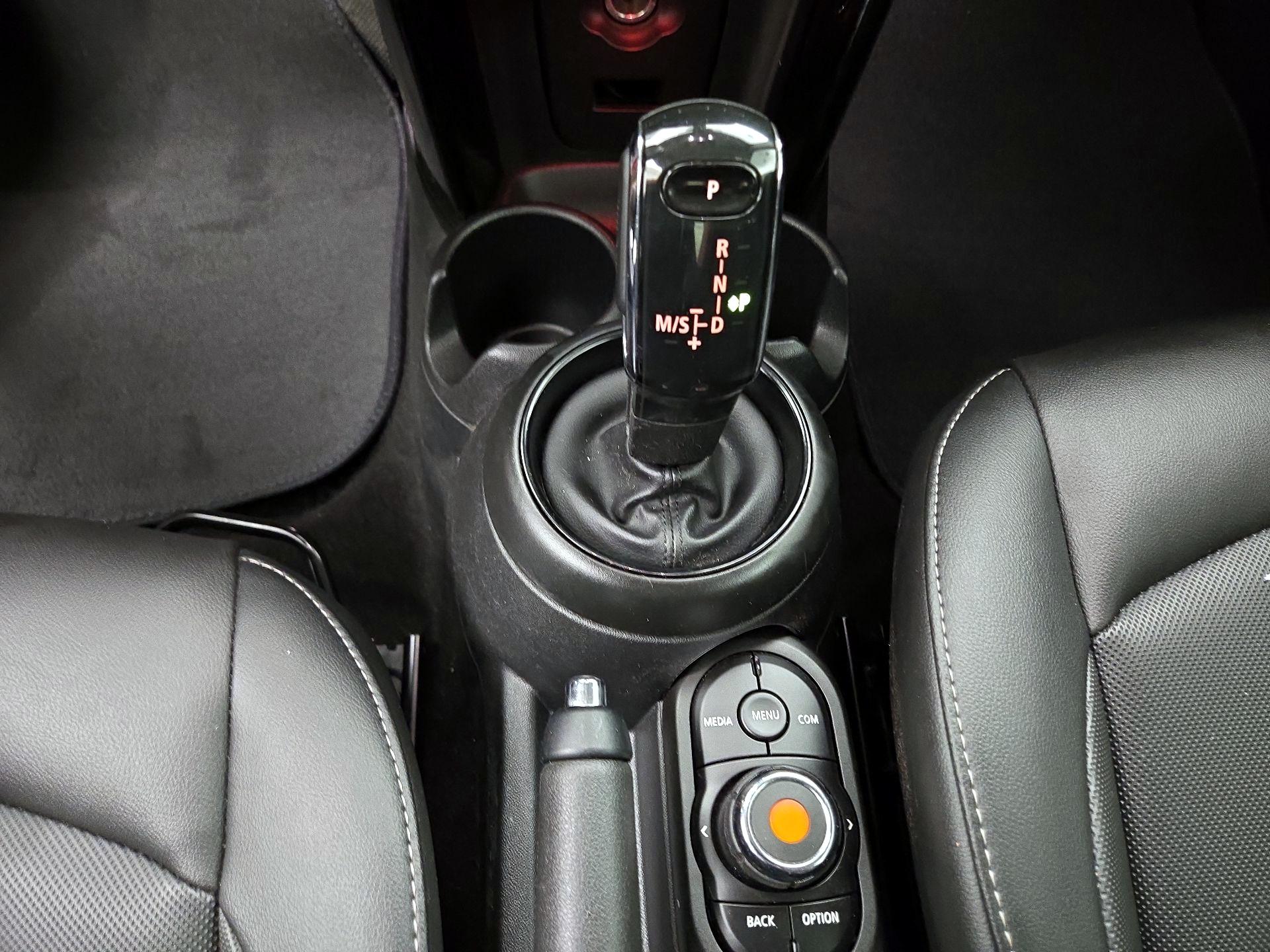 Thumbnail: 2022 MINI Cooper Hardtop - 17