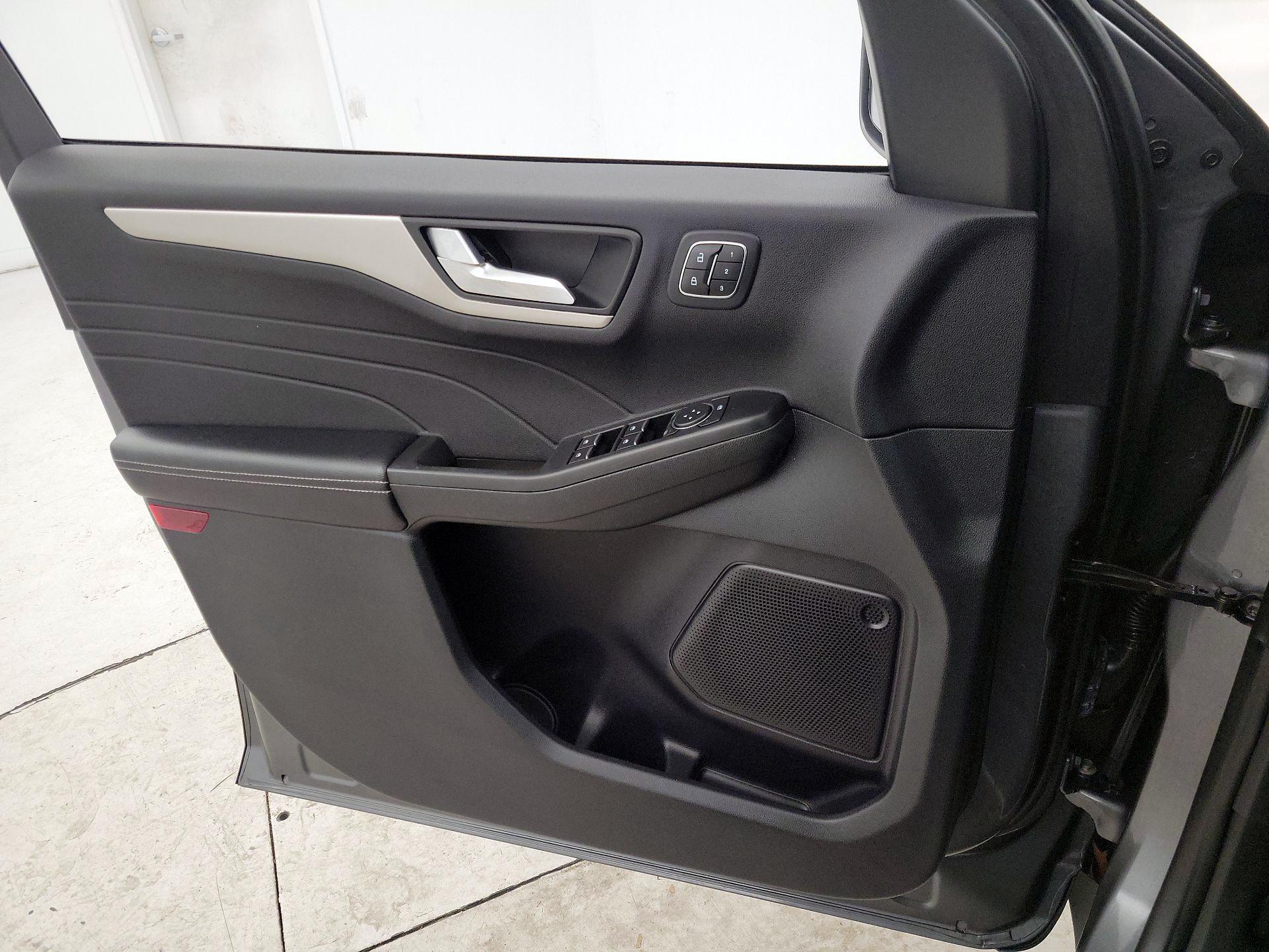 Thumbnail: 2022 Ford Escape - 12