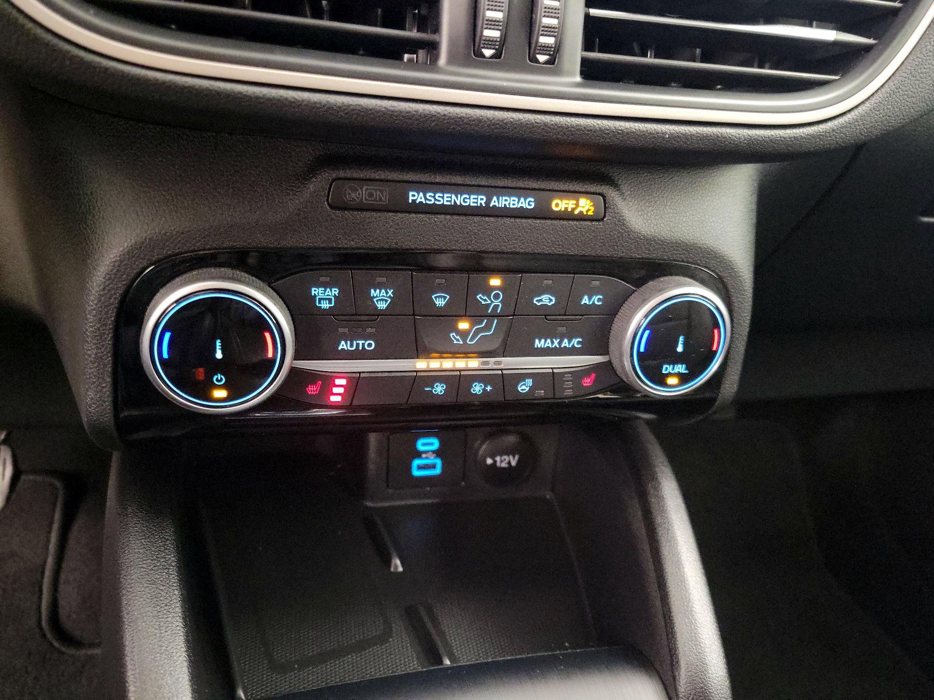 Thumbnail: 2022 Ford Escape - 16