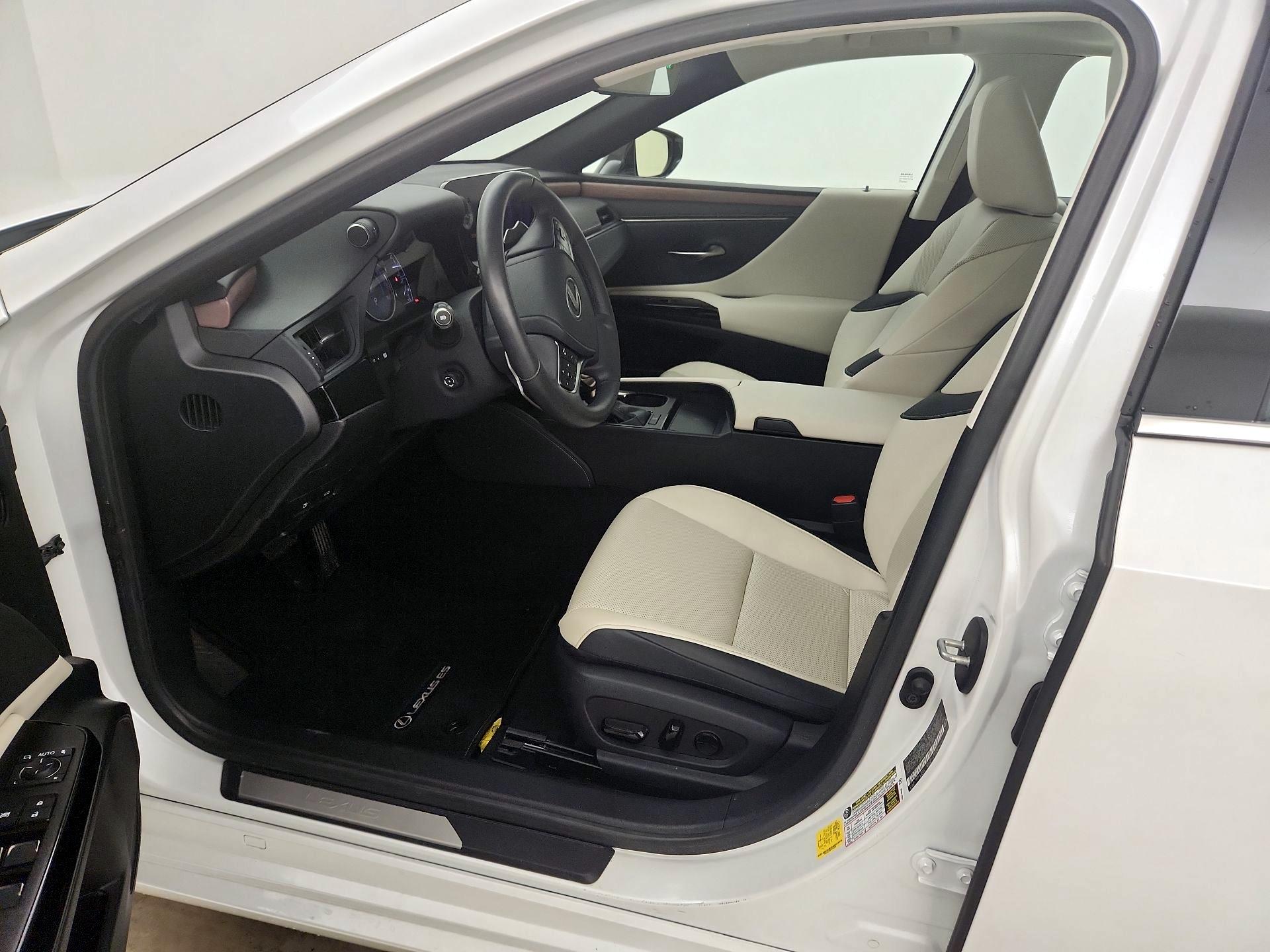 Thumbnail: 2023 Lexus ES - 11