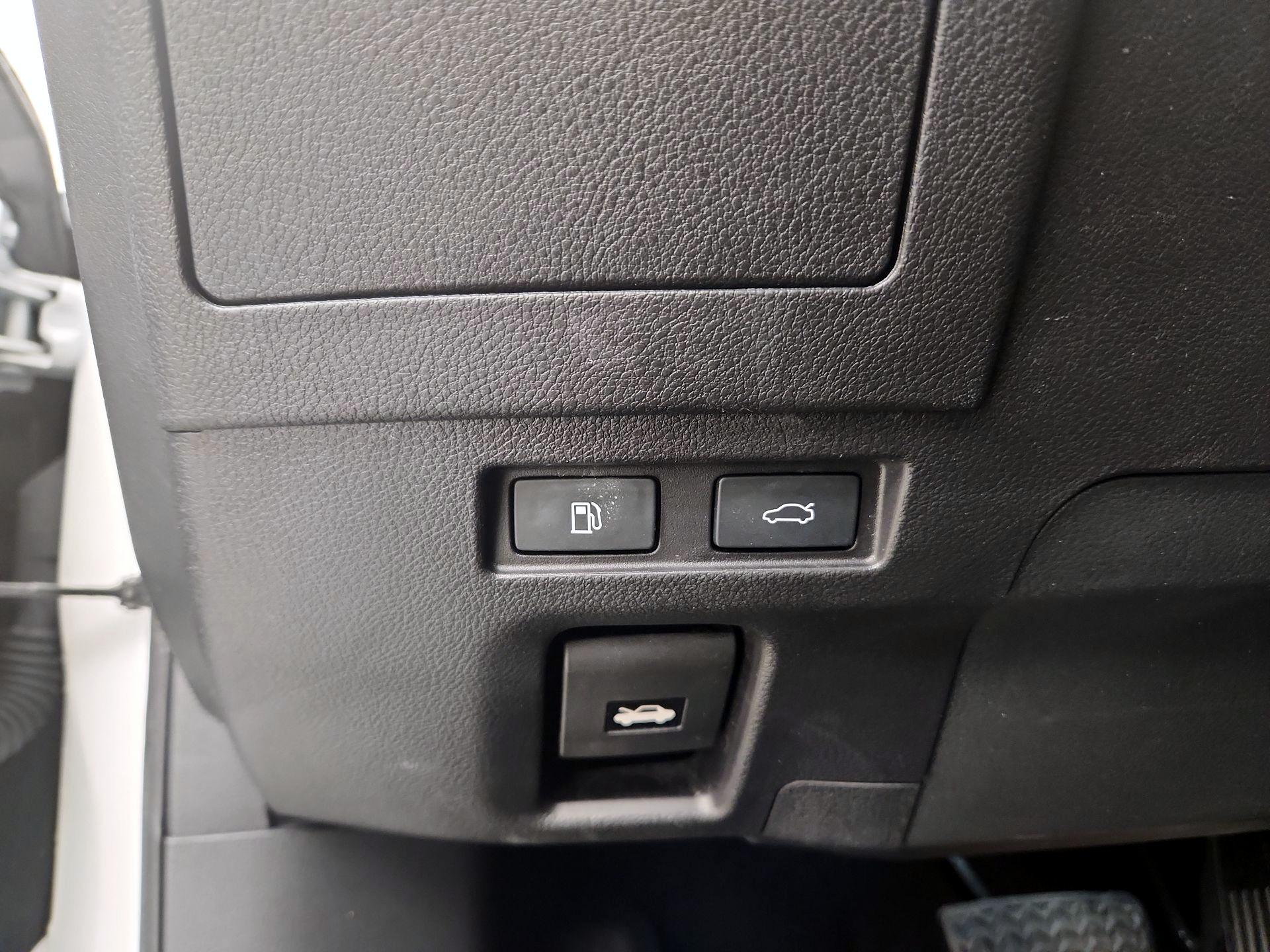 Thumbnail: 2023 Lexus ES - 13