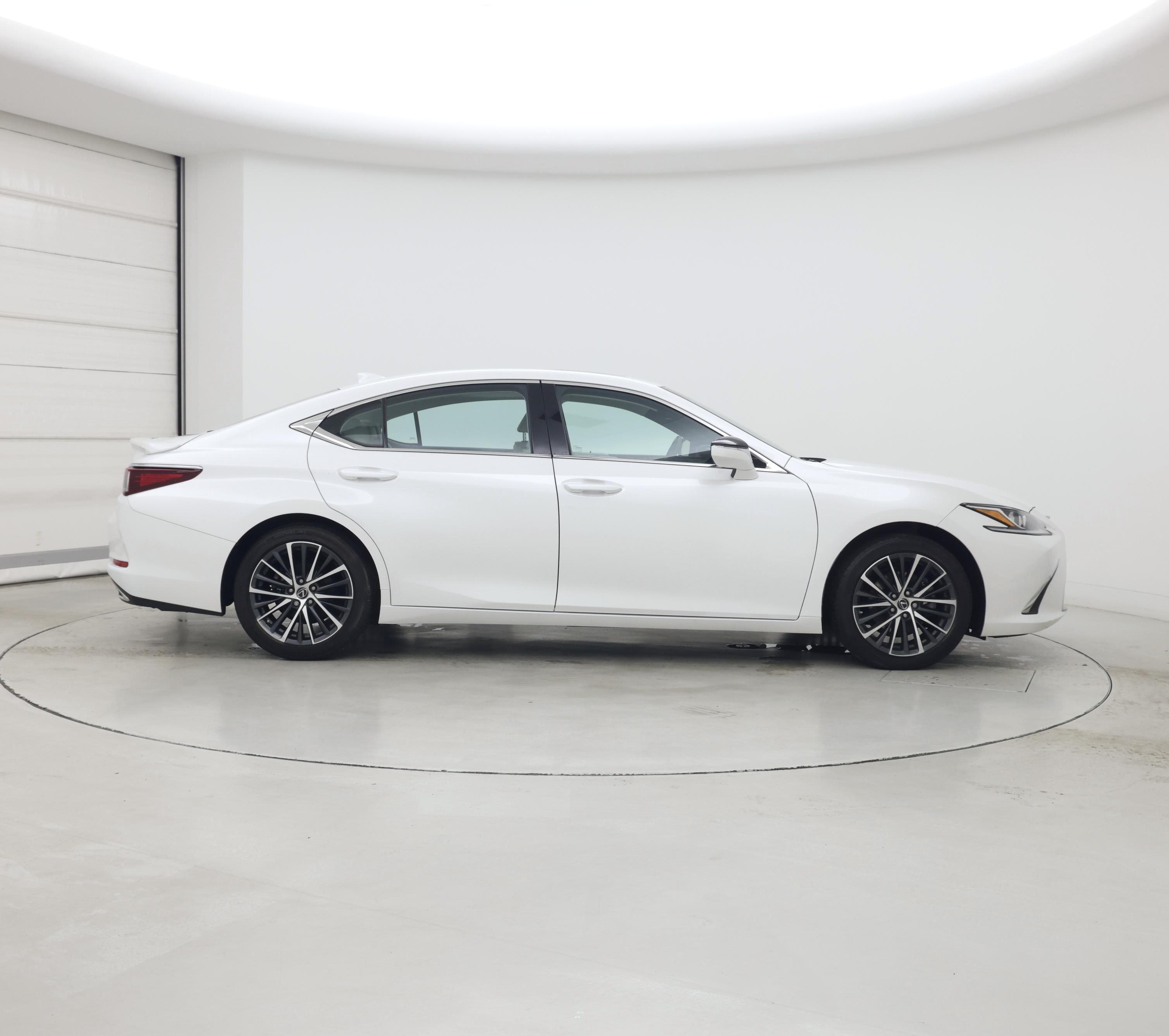 Thumbnail: 2023 Lexus ES - 7