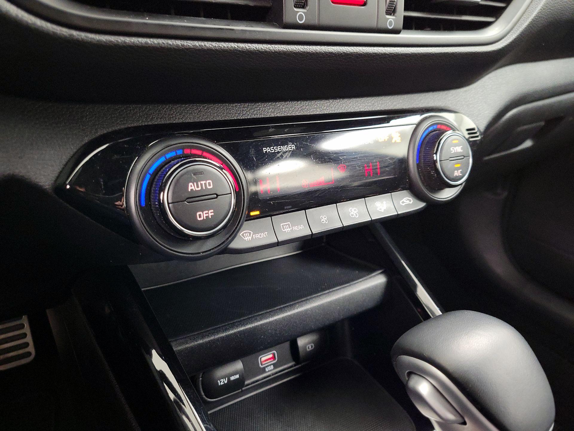 Thumbnail: 2023 Kia Forte - 17