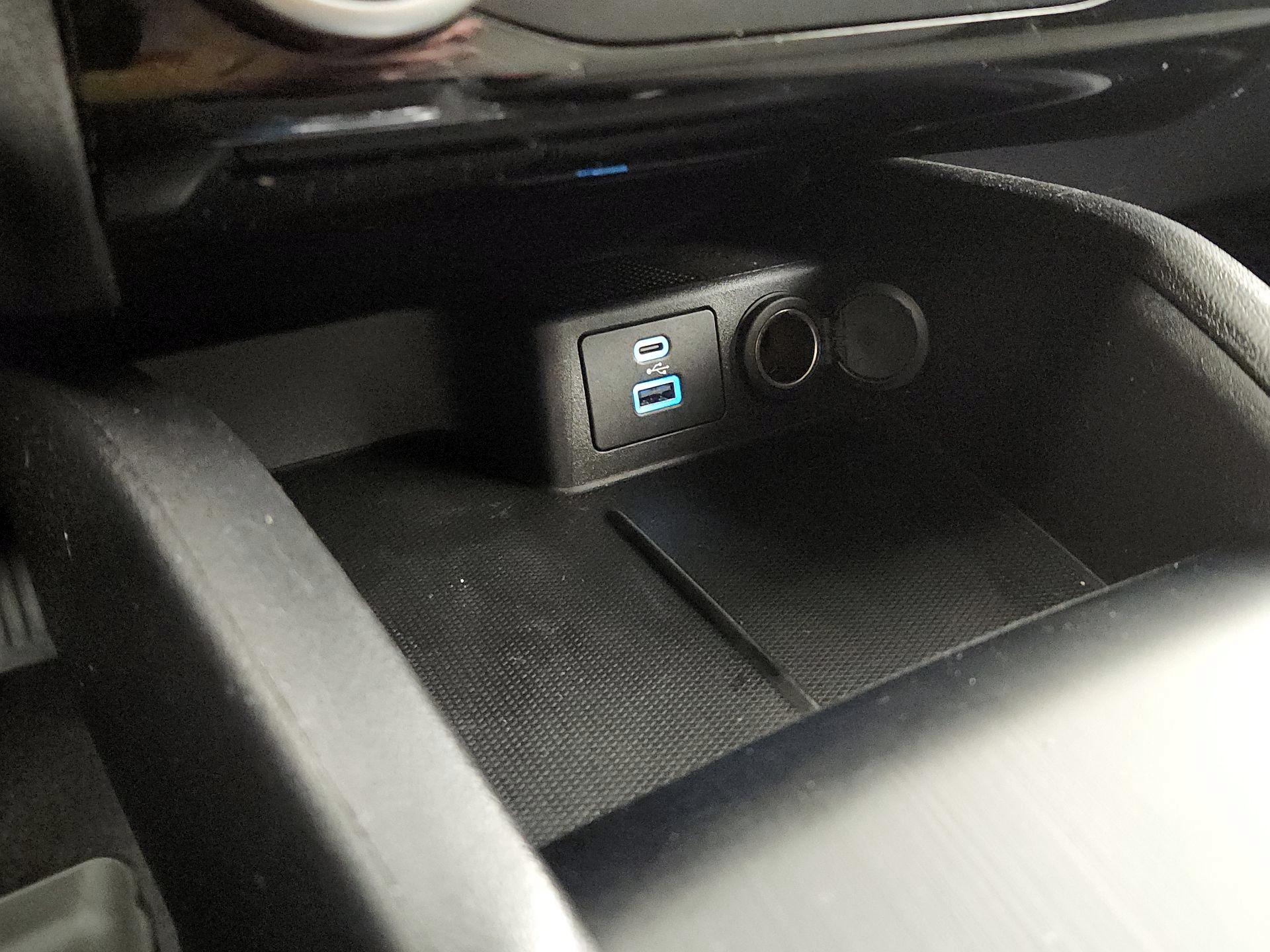 Thumbnail: 2022 Ford Escape - 16