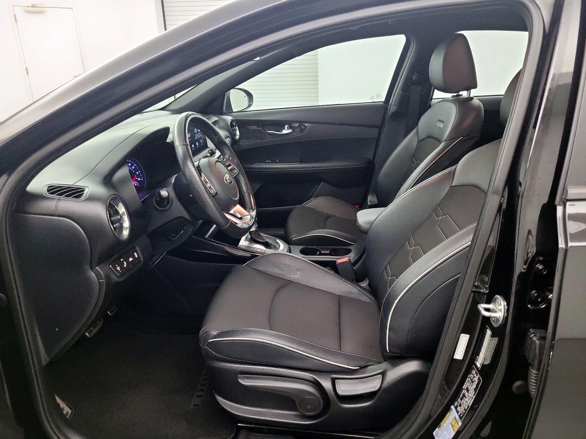 Thumbnail: 2020 Kia Forte - 9