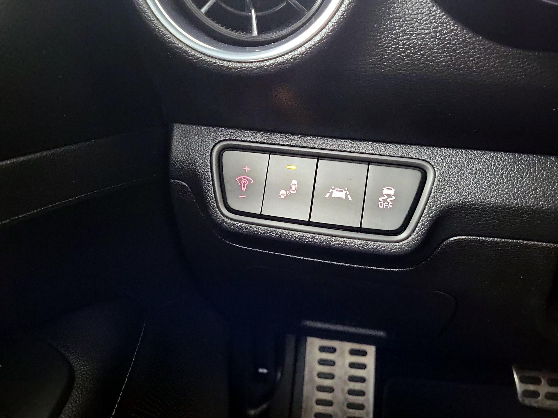 Thumbnail: 2020 Kia Forte - 11