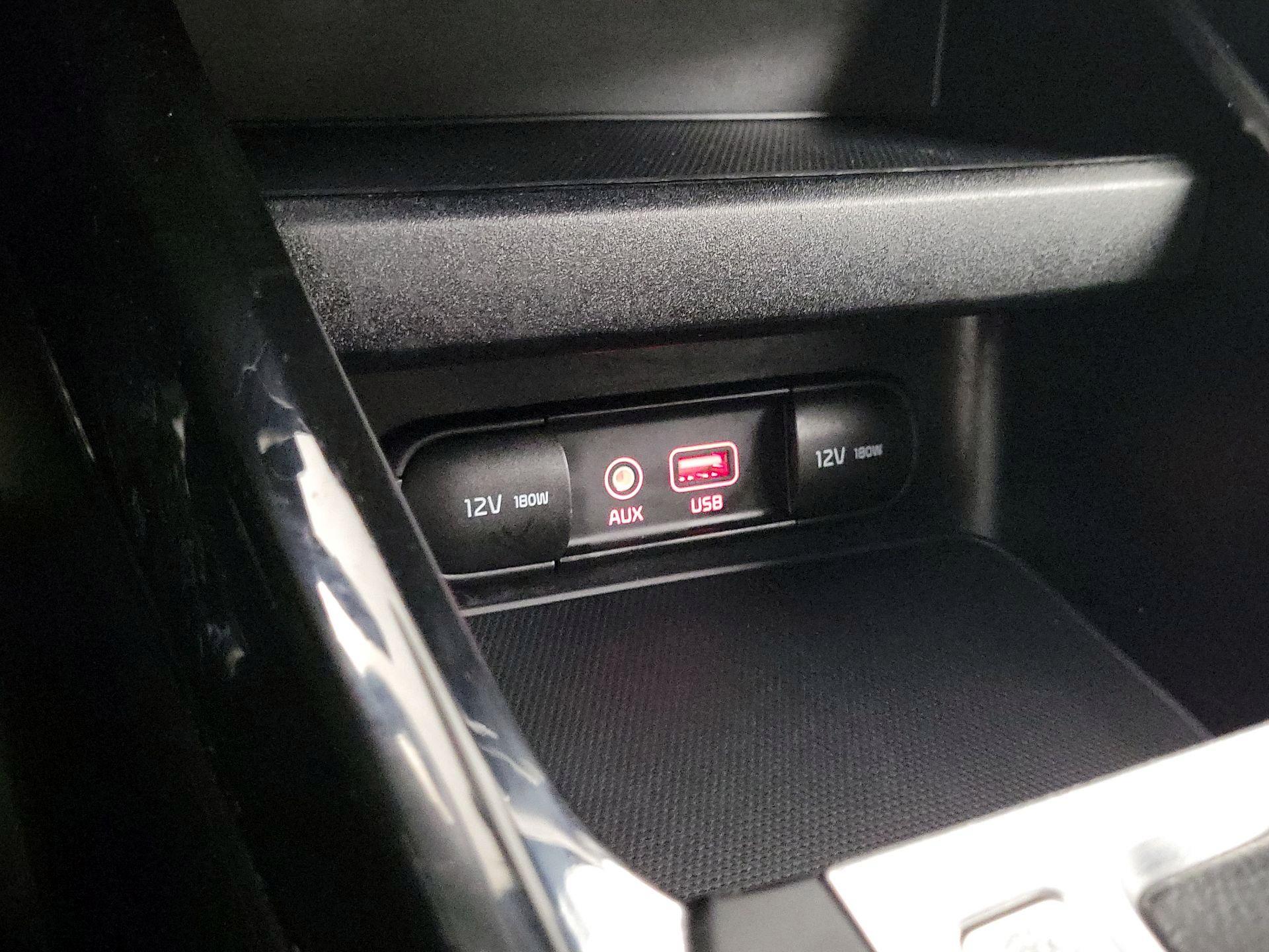 Thumbnail: 2020 Kia Forte - 16