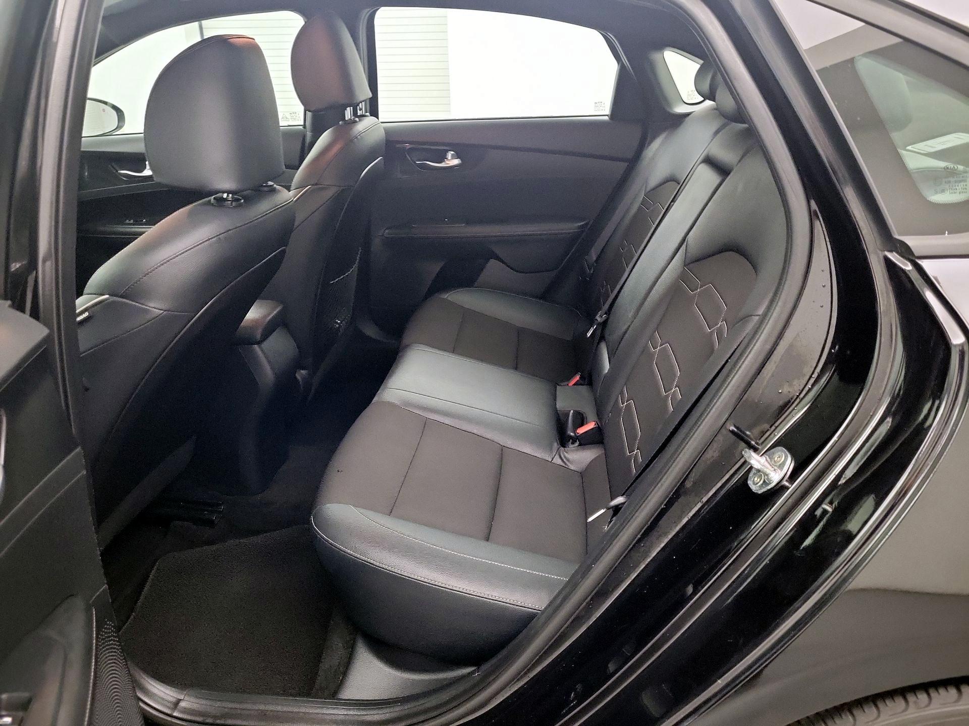 Thumbnail: 2020 Kia Forte - 17