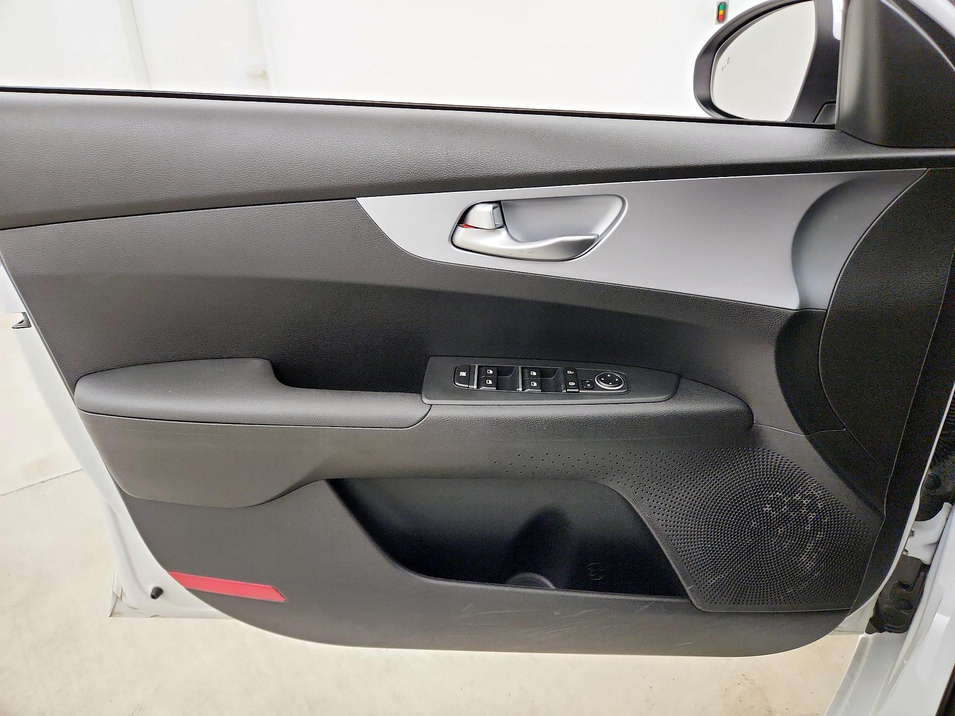 Thumbnail: 2023 Kia Forte - 12