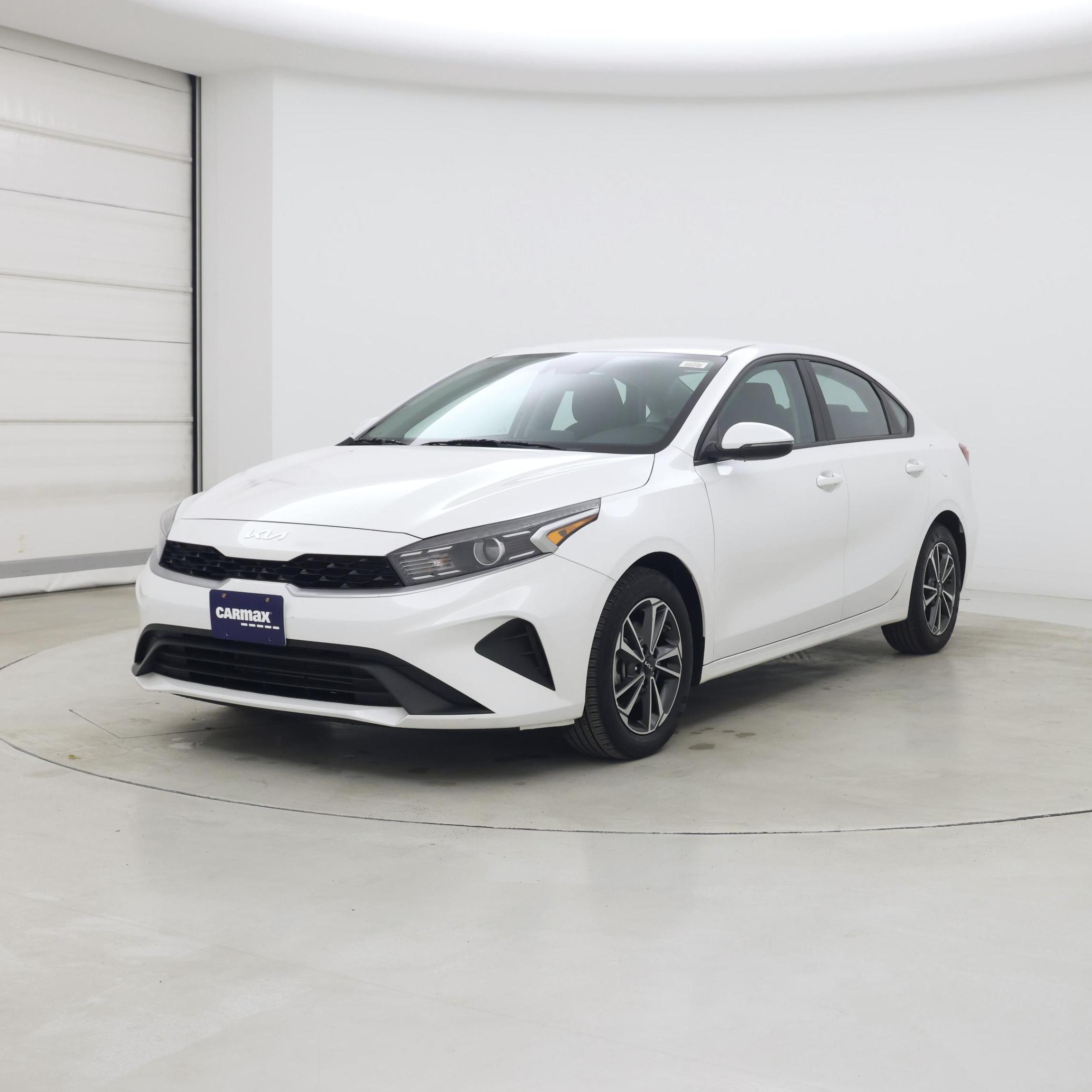 Thumbnail: 2023 Kia Forte - 4